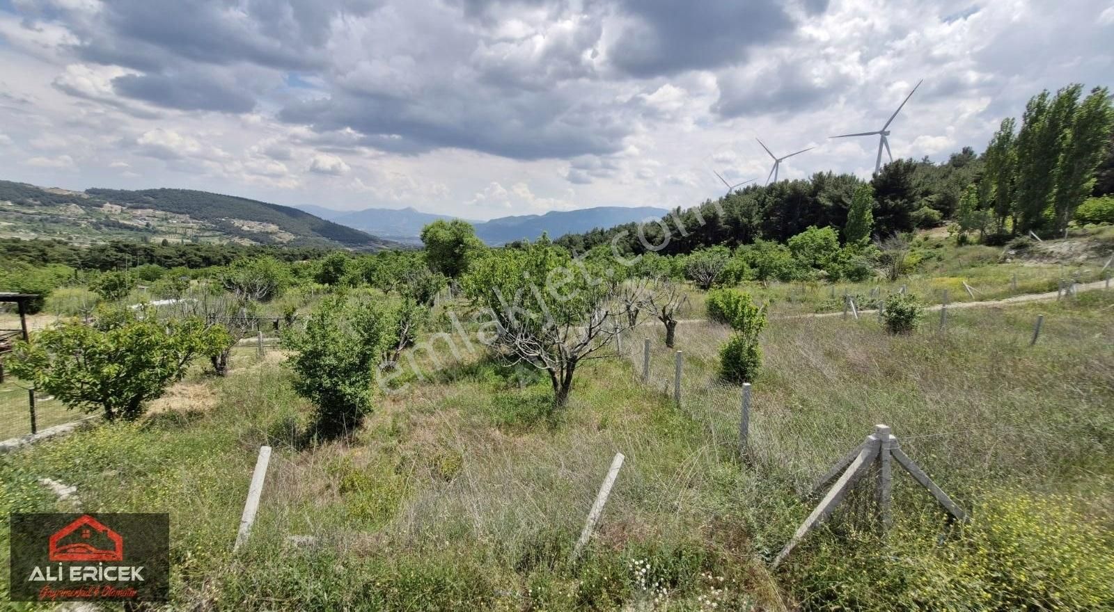 Bornova Yakaköy'de Tapulu Bungalov Bölgesinde 300m² Bahçe - Görsel 3