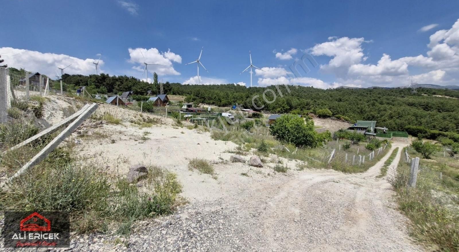 Bornova Yakaköy'de Tapulu Bungalov Bölgesinde 300m² Bahçe - Görsel 2