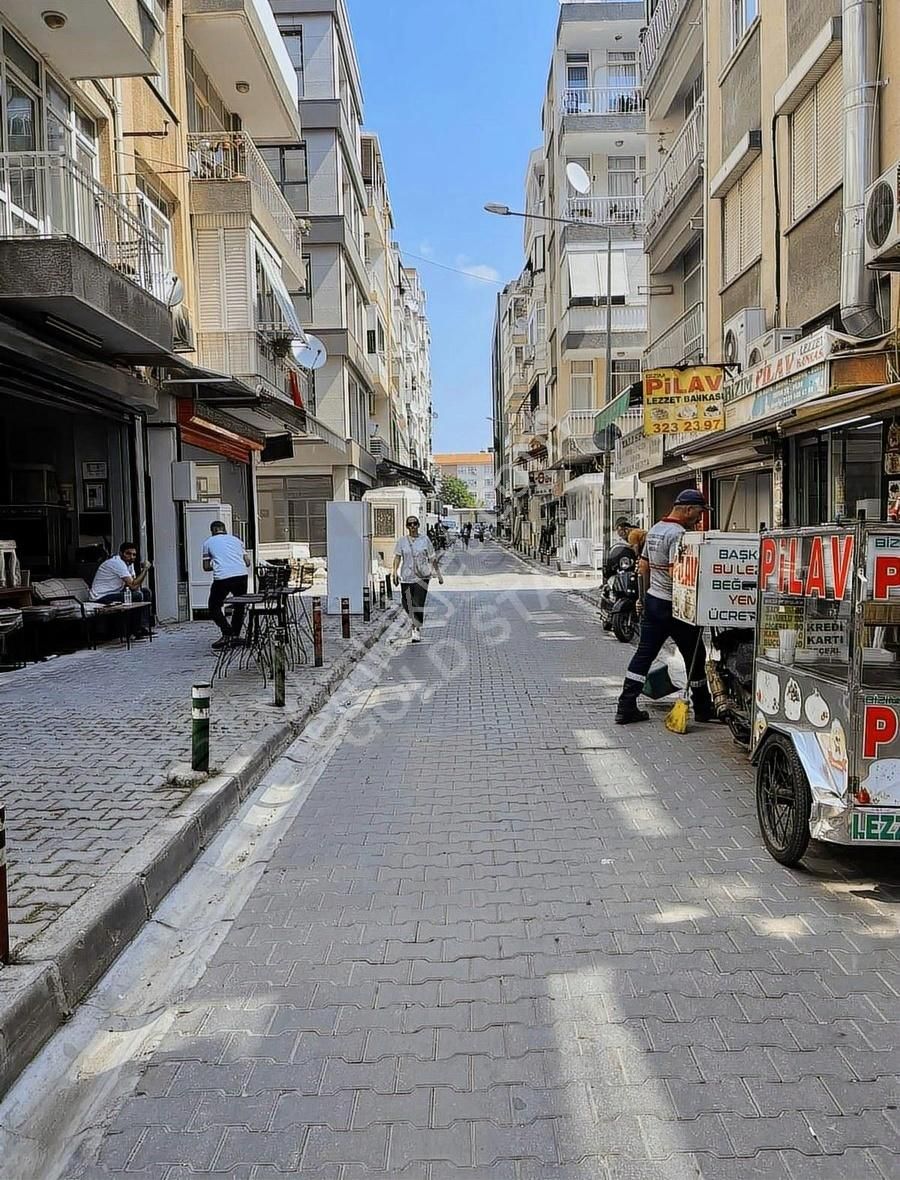 İzmir Karşıyaka Spotçular Sokağı Satılık Daire