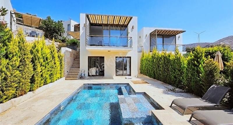 Bodrum Yalıkavakta Satılık Özel Havuzlu Deniz Manzaralı Dubleks