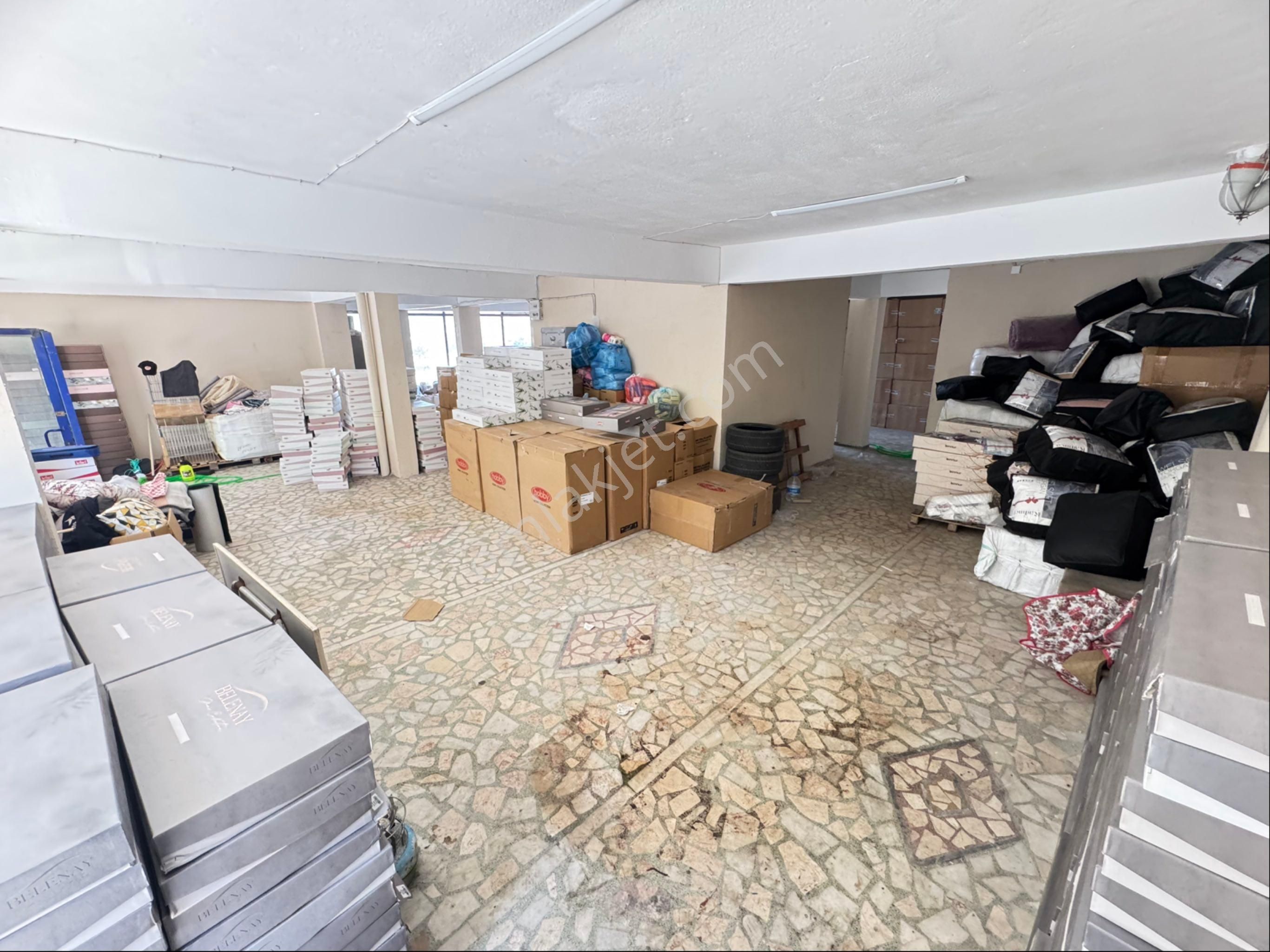 Zaferyapıdan Kiralıkgirişkatdükkan 200m2 Köşebaşı Caddecephe Sanayielektriklisultangaziesentepemahde - Görsel 14