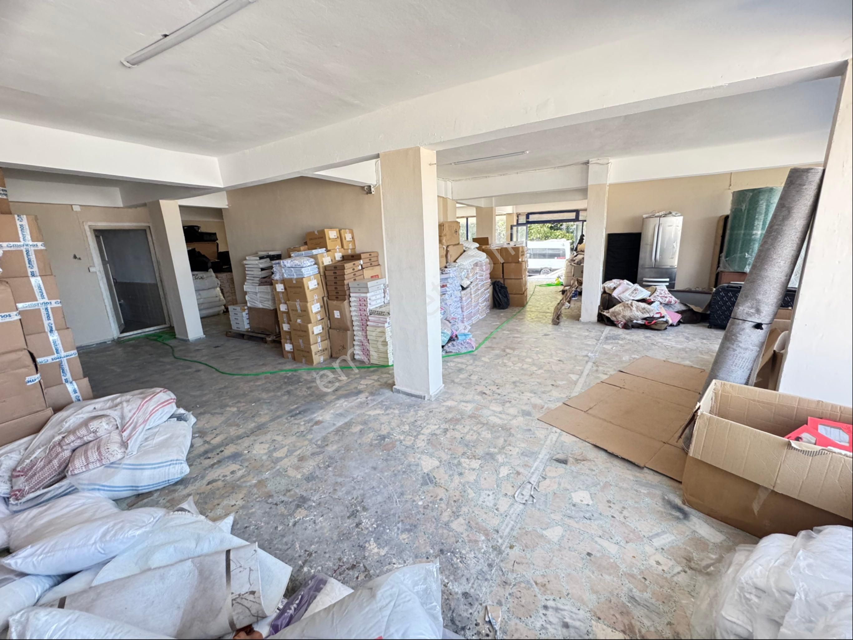 Zaferyapıdan Kiralıkgirişkatdükkan 200m2 Köşebaşı Caddecephe Sanayielektriklisultangaziesentepemahde - Görsel 4