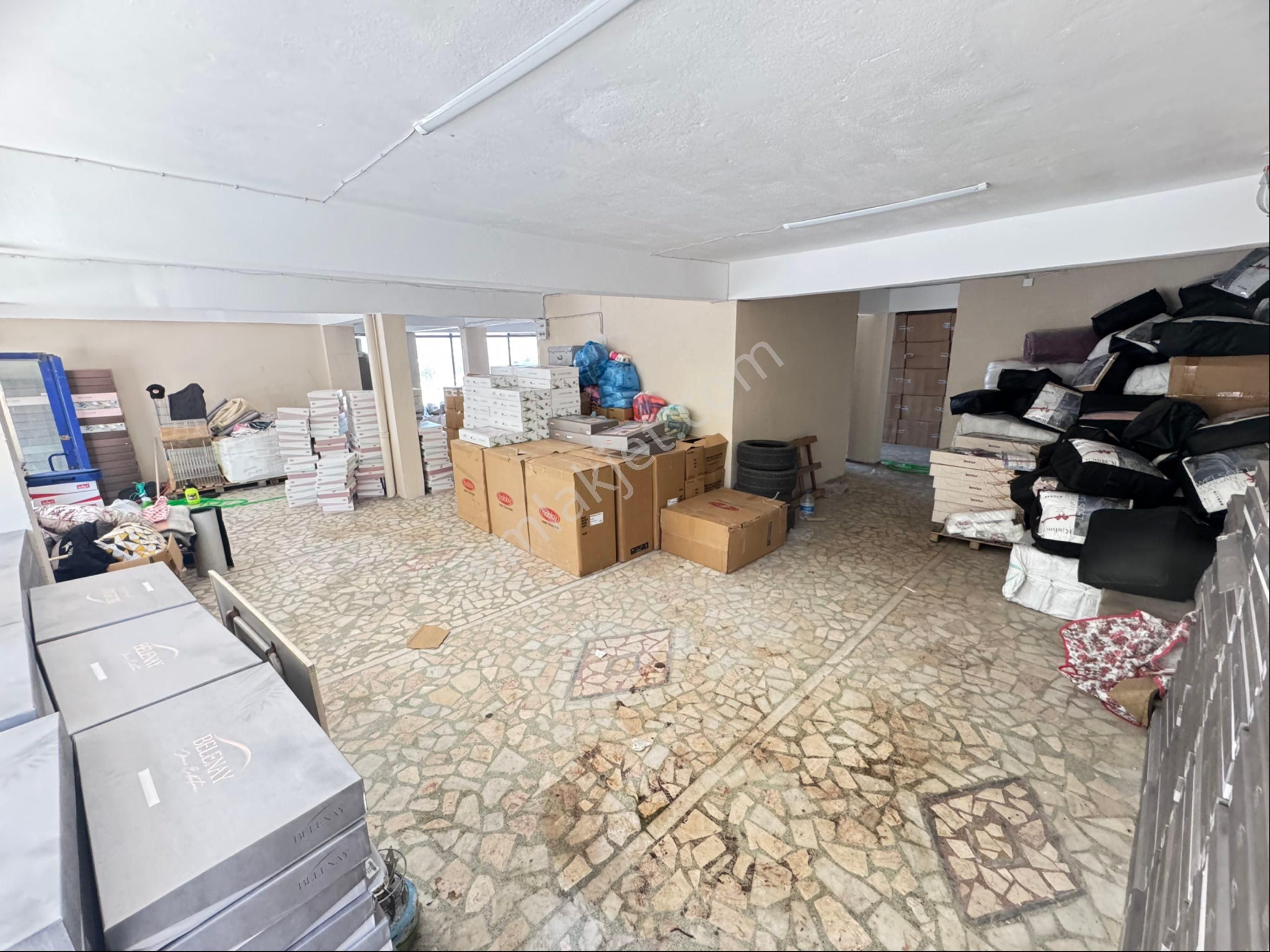 Zaferyapıdan Kiralıkgirişkatdükkan 200m2 Köşebaşı Caddecephe Sanayielektriklisultangaziesentepemahde - Görsel 2