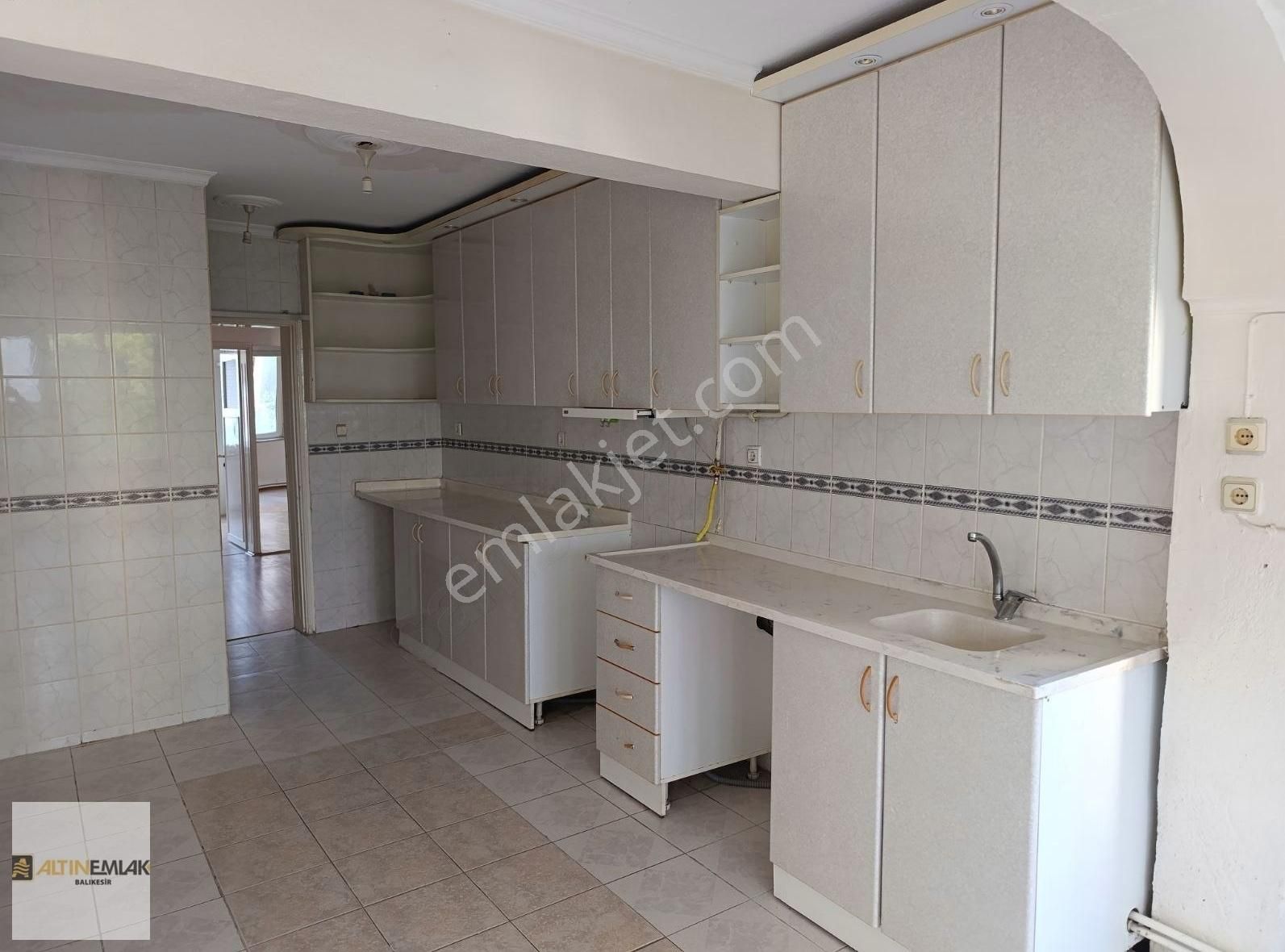 Balıkesir Altıeylül Gümüşçeşme Mahallesi'nde 3+1 Kiralık Daire
