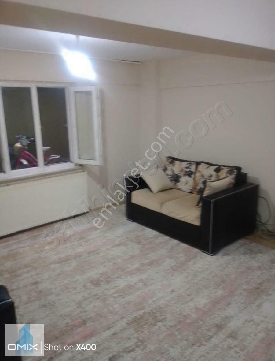 Bağcılar Merkez De Satılık 1+1 Bahçe Kat Daire , 20 M2 Bahçeli