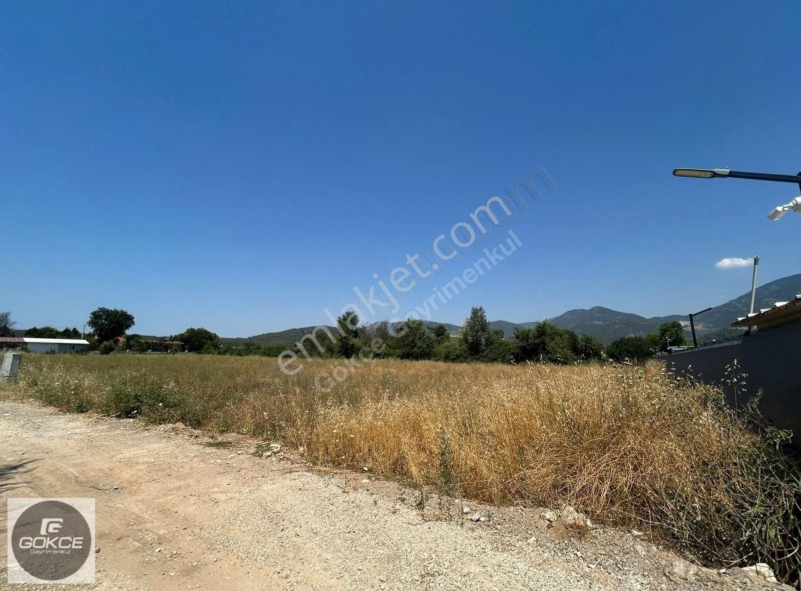 Fethiye Üzümlü'de Satılık 1668 M2 Tarla
