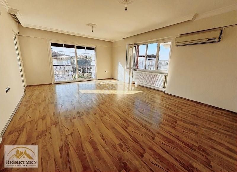Öğretmen Emlaktan Merkezi Konumda Fırsat Fiyat 3+1 Satılık Daire