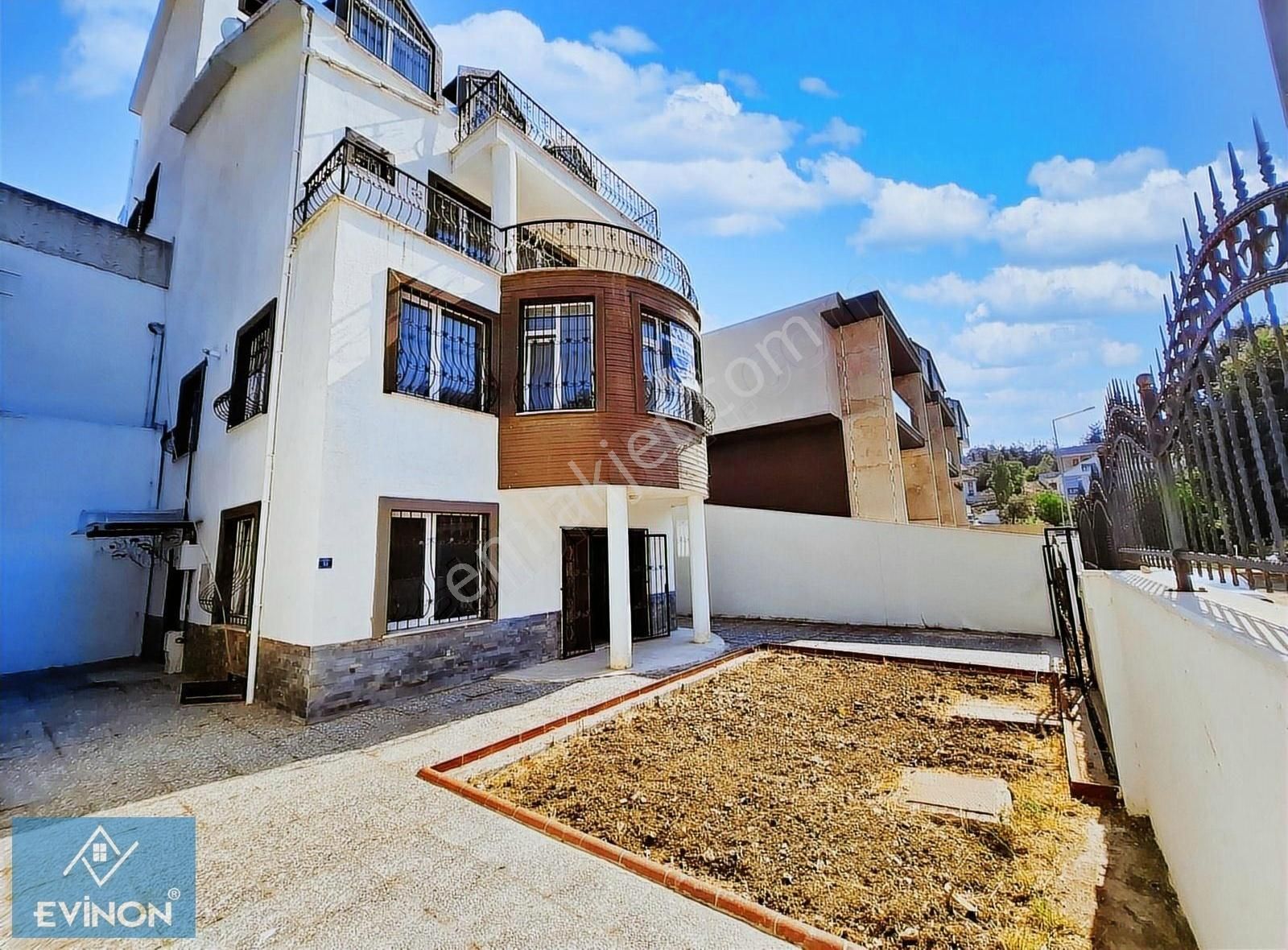 Çalı Gümüşlükte Panoramik Şehir Manzaralı Sıfır Tribleks Villa - Görsel 13