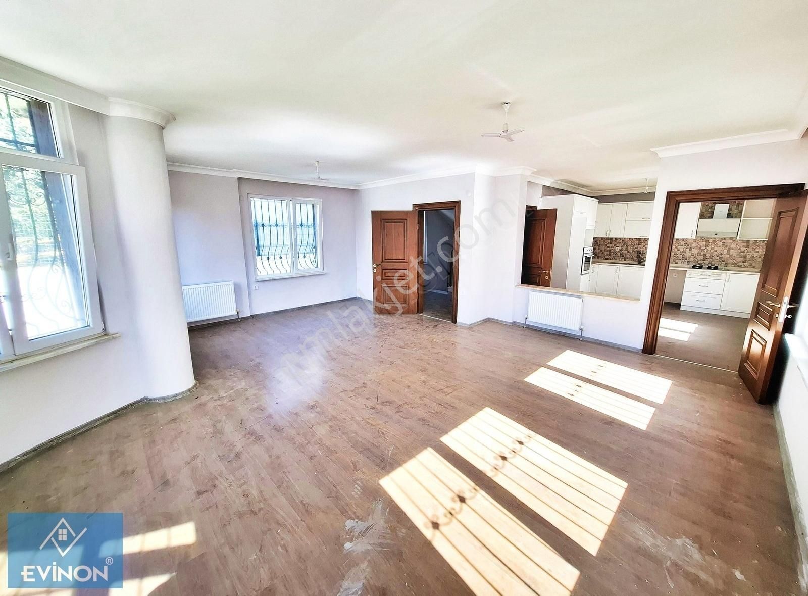 Çalı Gümüşlükte Panoramik Şehir Manzaralı Sıfır Tribleks Villa - Görsel 4