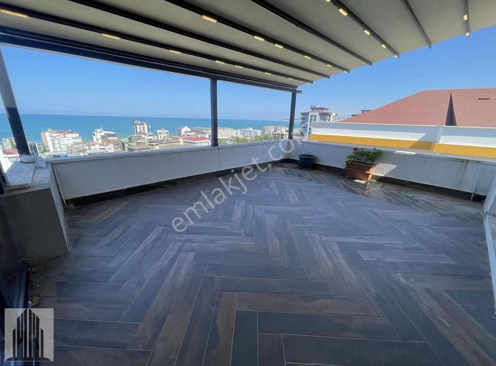 Kuvvetten Tramvaya Cephe Deniz Manzaralı Emsalsız Kiralık Dublex