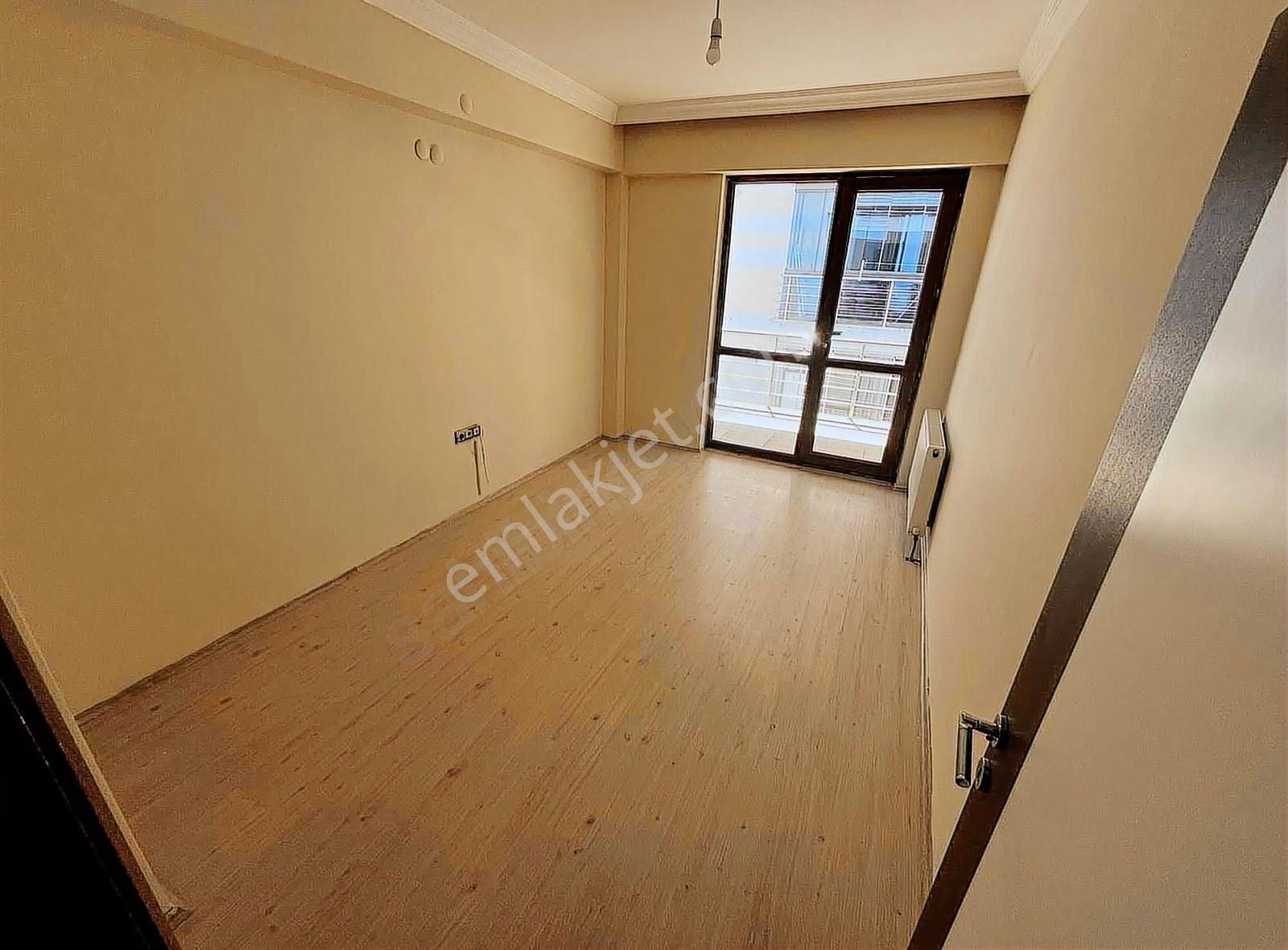 Âb-ı Hayat Evlerinde Kars Pusula Emlaktan Satılık 3+1 Daire