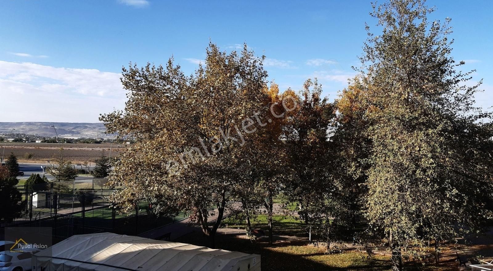 Turgut Reis'te Bekir Yıldız Bulvarına Cephe 2+1 Satılık Daire