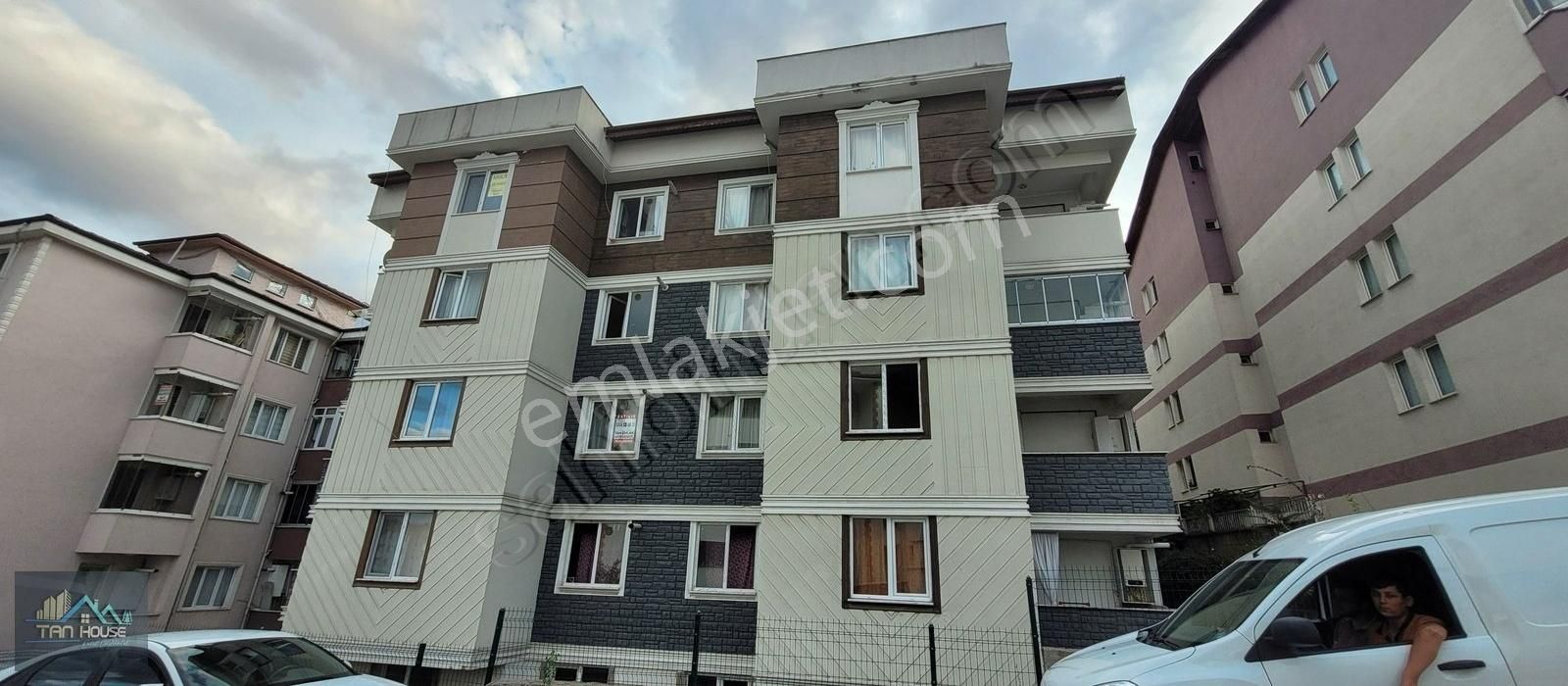 Tan Emlaktan 100.yılda Kiralık Eşyalı 2+0 Daire