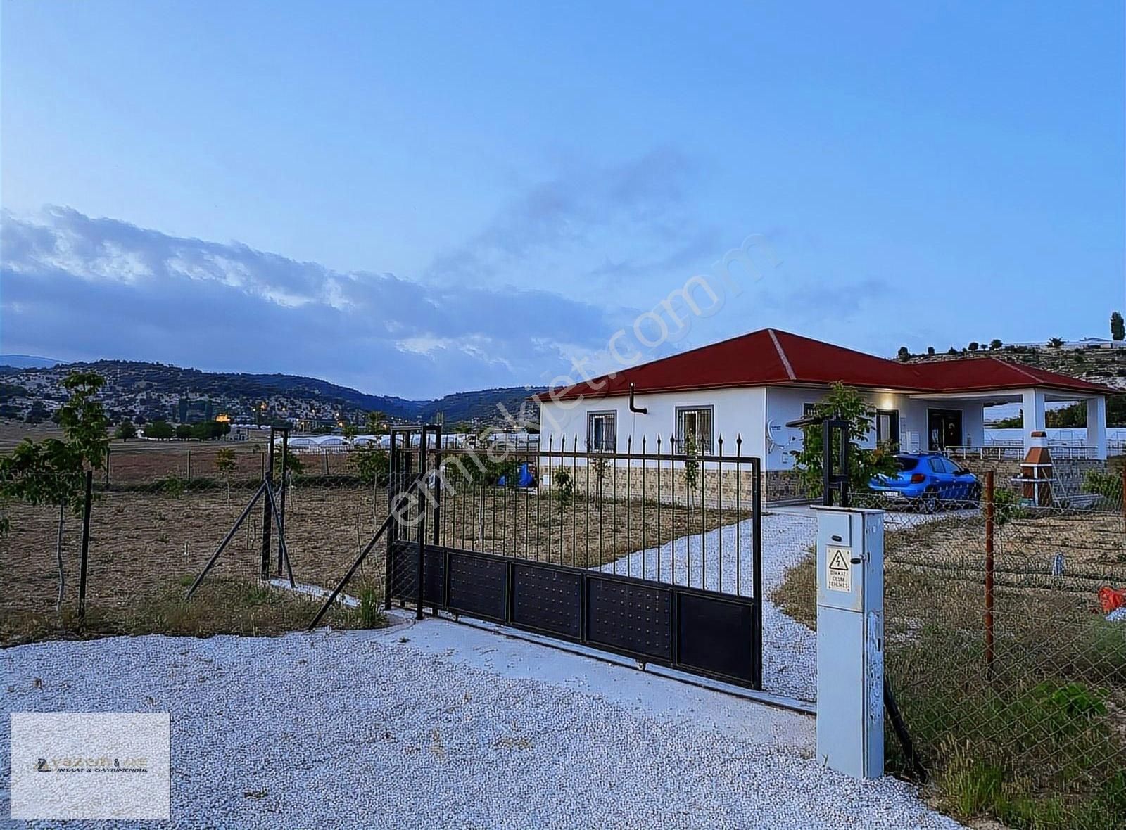 Erdemli Harfilli Mahallesi Müstakil Komple Eşyalı Satılık 3+1