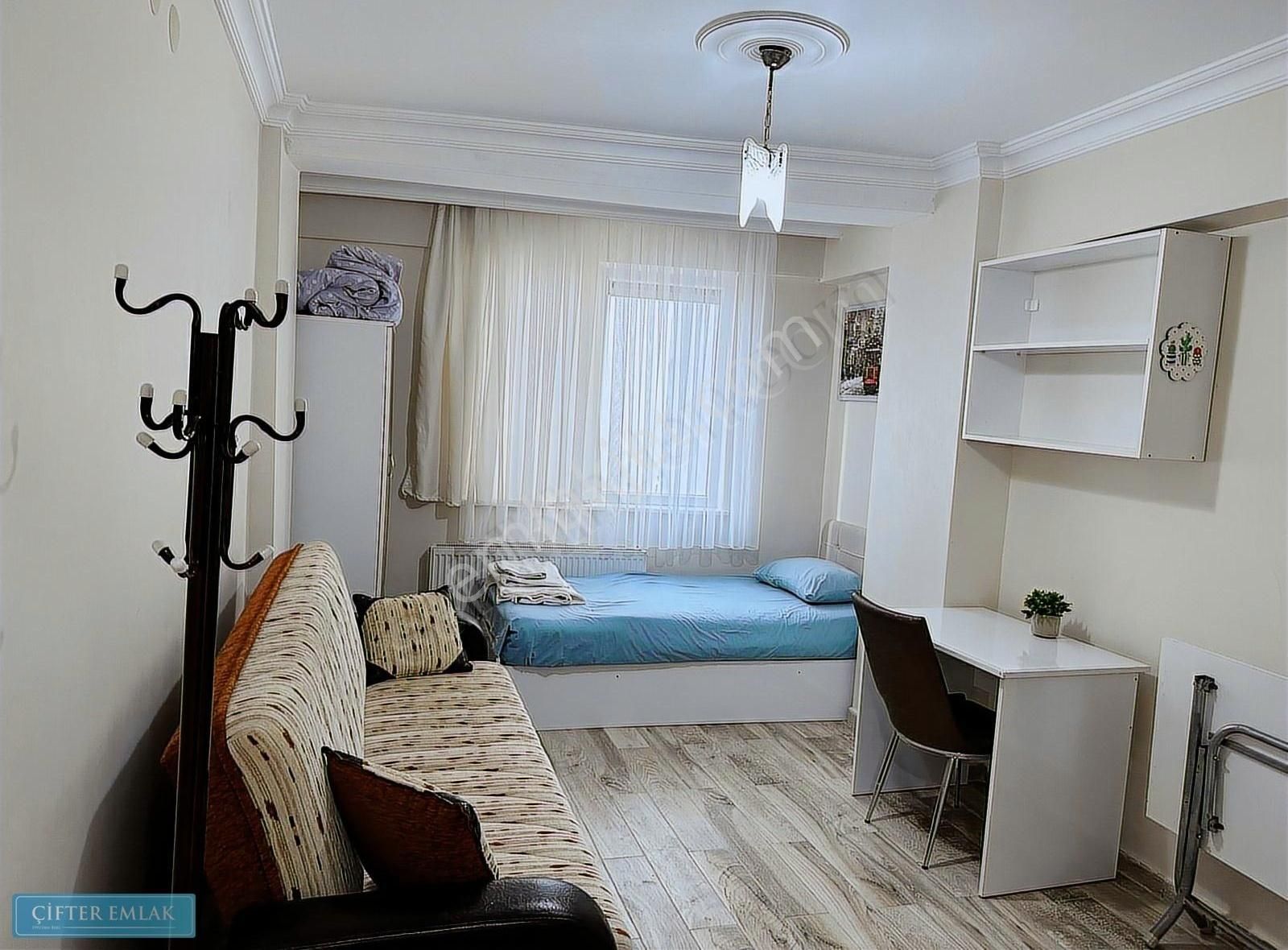 Ali Çifter' Den Capella Yakını Eşyalı 1+0 Daire