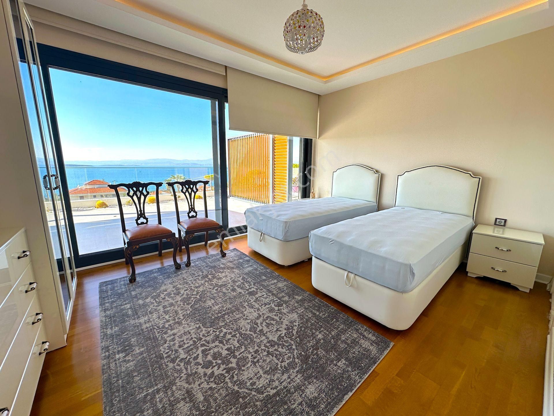 Çesme Çiftlikköy 1500 M2 Arazi Üzerinde Full Deniz Manzaralı Satılık Ultra Lüks Tripleks Malikane - Görsel 14