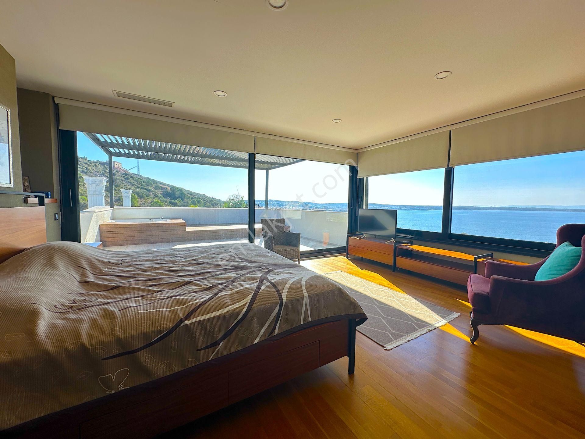 Çesme Çiftlikköy 1500 M2 Arazi Üzerinde Full Deniz Manzaralı Satılık Ultra Lüks Tripleks Malikane - Görsel 21