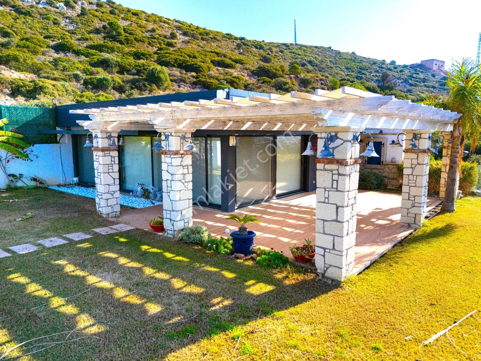 Çesme Çiftlikköy 1500 M2 Arazi Üzerinde Full Deniz Manzaralı Satılık Ultra Lüks Tripleks Malikane - Görsel 6