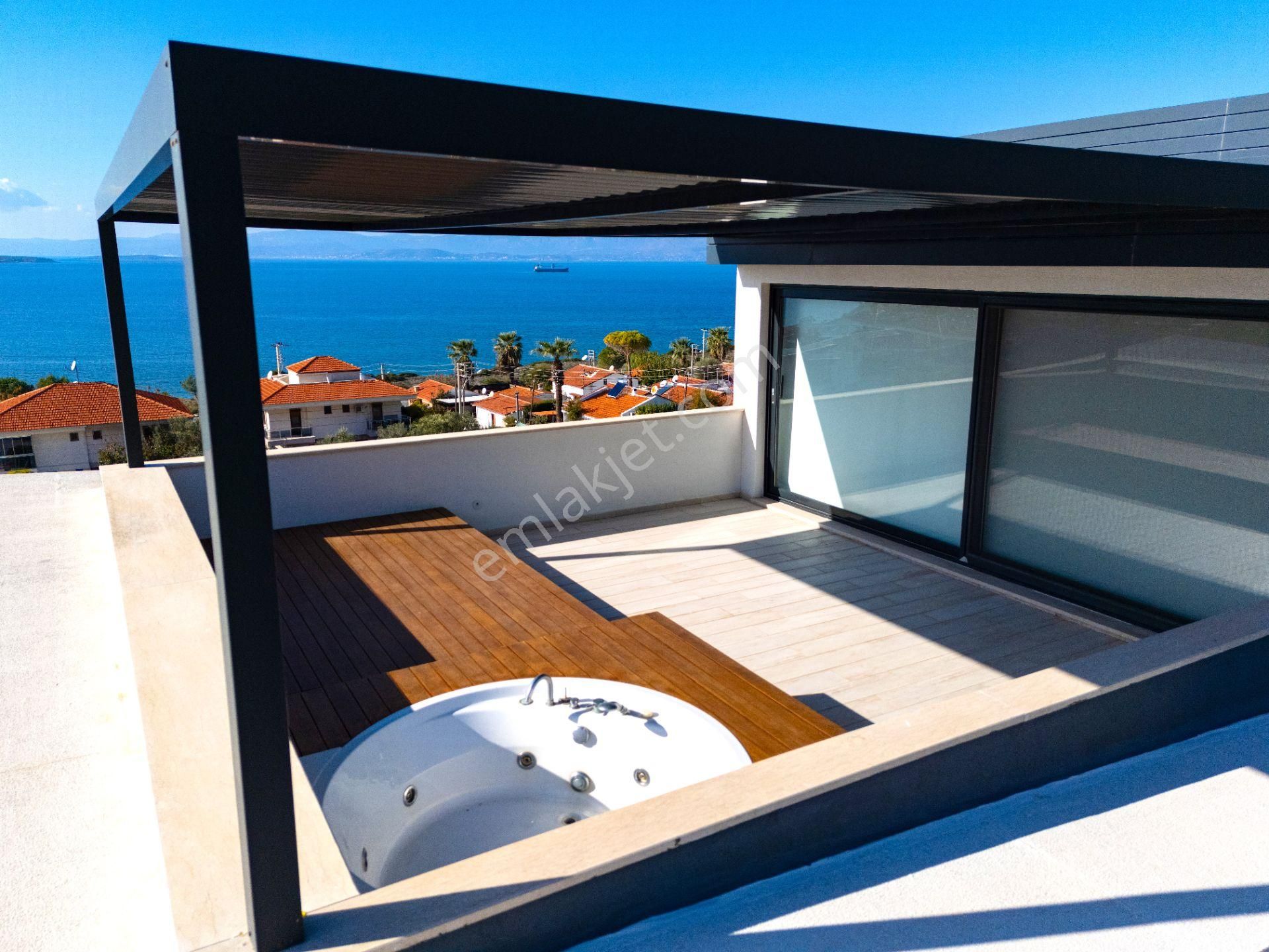 Çesme Çiftlikköy 1500 M2 Arazi Üzerinde Full Deniz Manzaralı Satılık Ultra Lüks Tripleks Malikane - Görsel 3