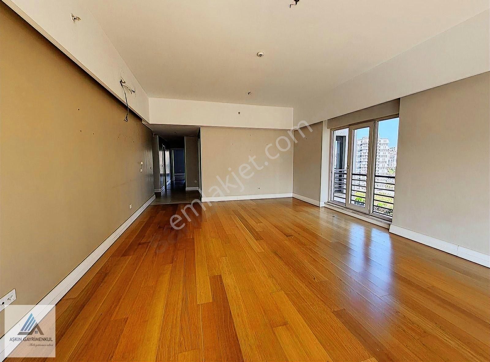 İstanbul Sarayları 3+1 Satılık Anahtar Teslim 178m2 Manzaralı - Görsel 3