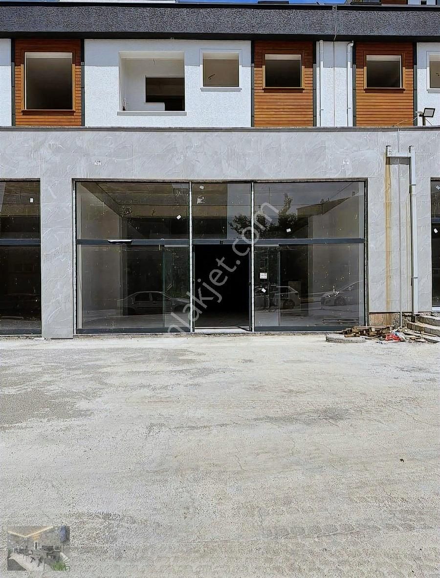 Sultanbeyli Mimar.sinan.mah. Cadde Üzeri Kiralık Dükkan-mağaza