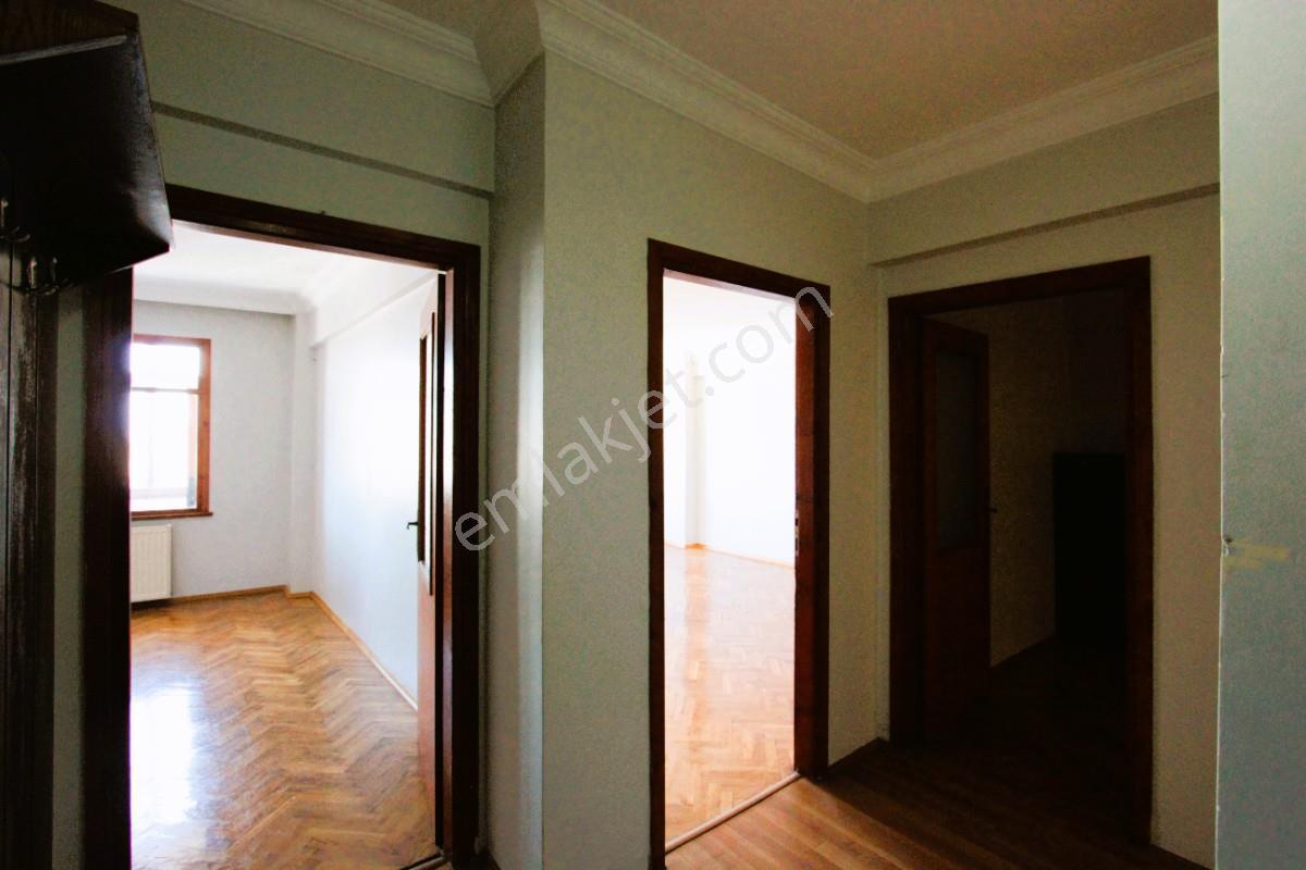 Rami Cuma Mahallesinde Deniz Manzaralı 4+2 Dubleks Daire - Görsel 12