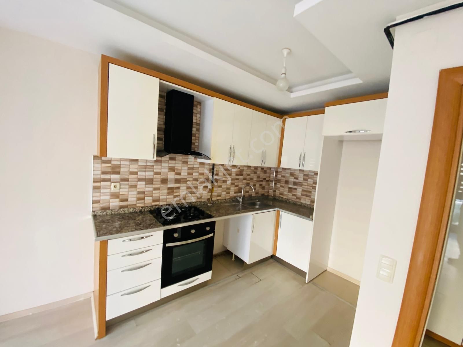 Karınca'dan Merkezi Konumda Aylık Ödemeli Boş 1+1 Kiralık!