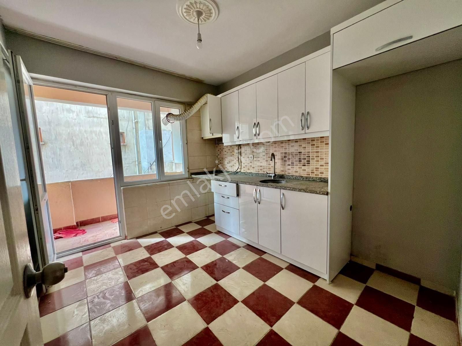 Gebze Eşref Bitlis Parkına Komşu 2+1 Ara Kat Kiralık Daire