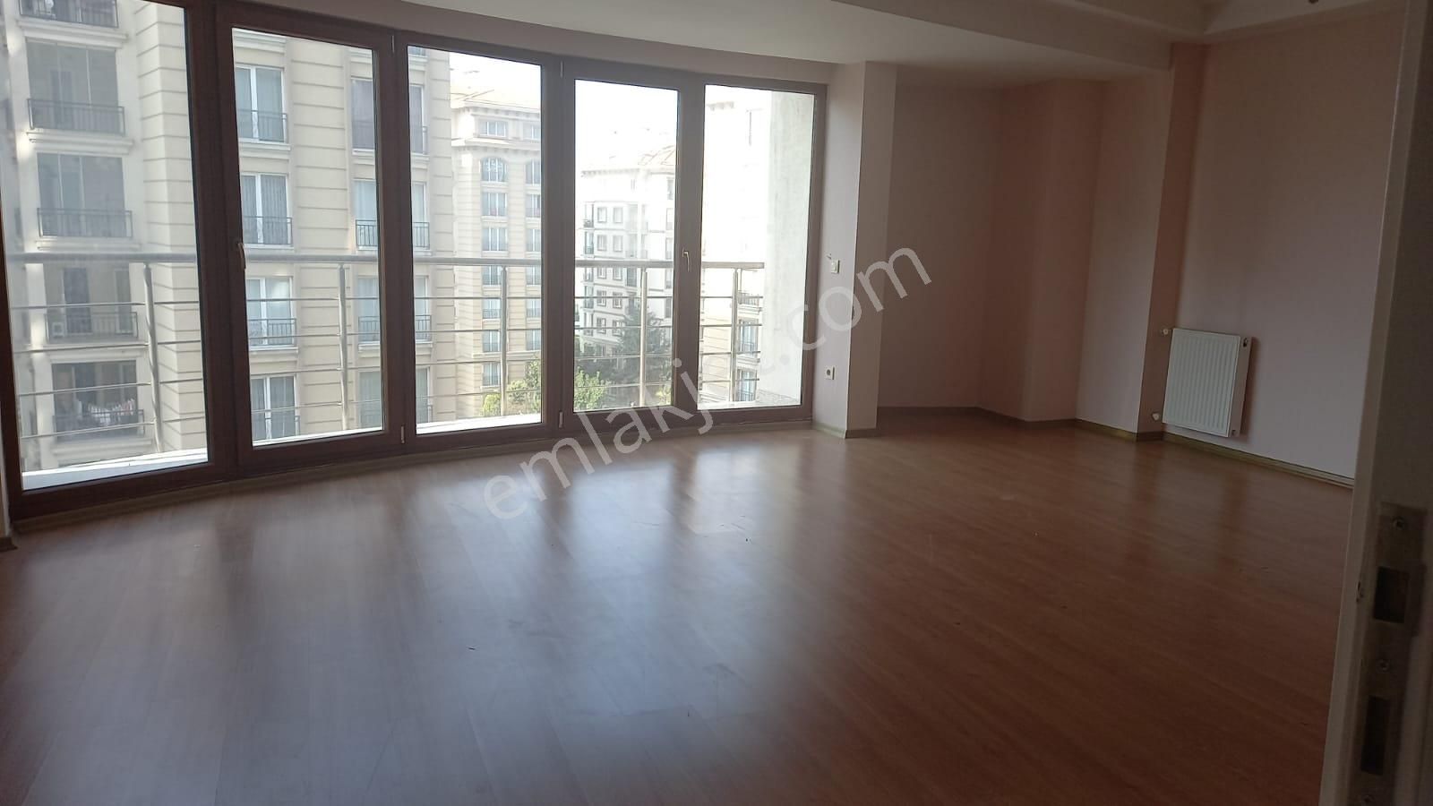 Papatya Residence 2' De Metrobüse 5 Dakika Ön Cephede 3+1