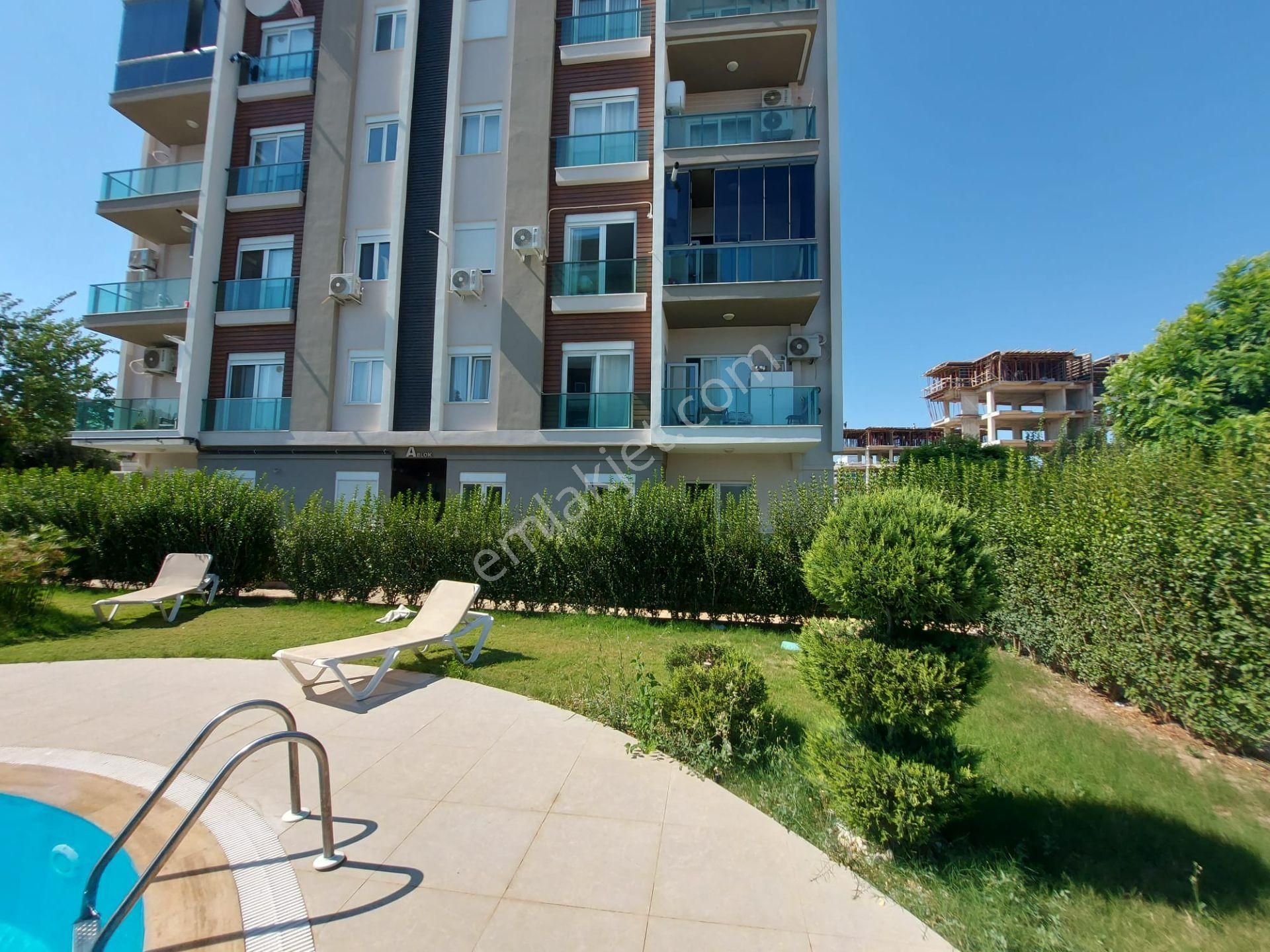 Antalya Kepez Hüsnü Karakaş'ta Site İçinde Satılık 3+1 Daire