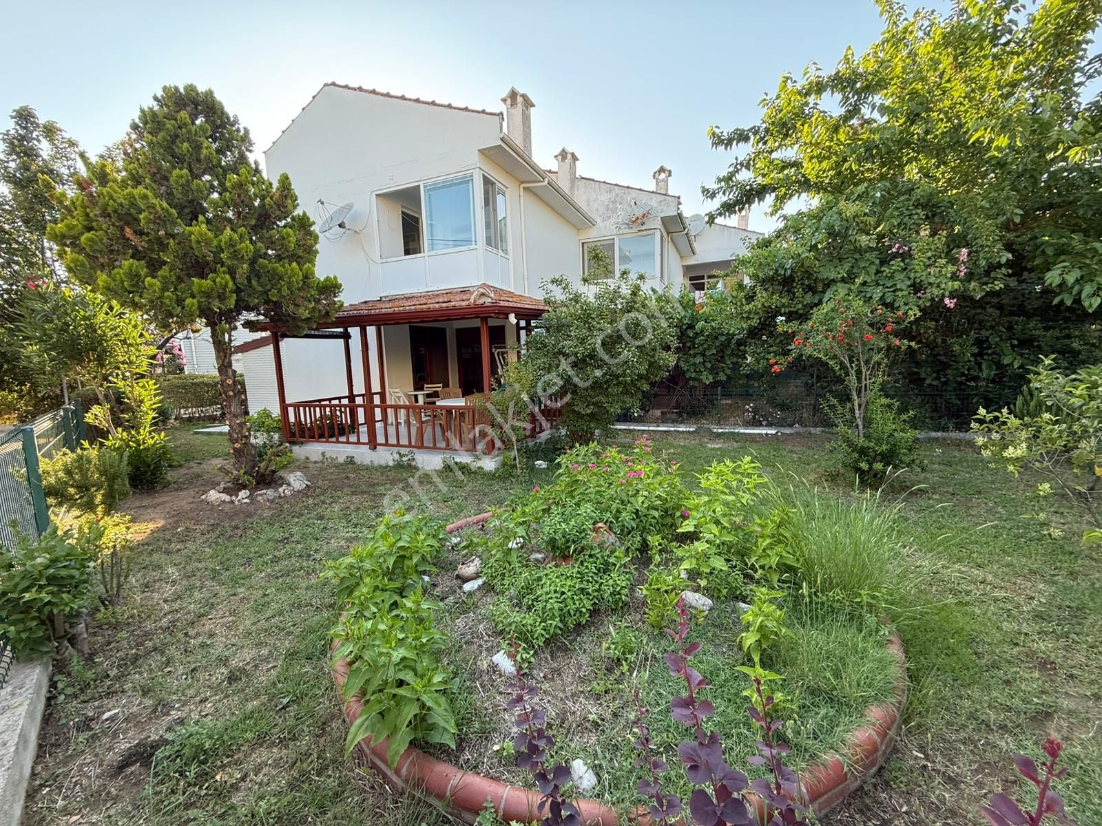 Kınalı Basınkonut 2 Sahil Sitesinde Deniz Dibi Eşyalı Lüx Villa