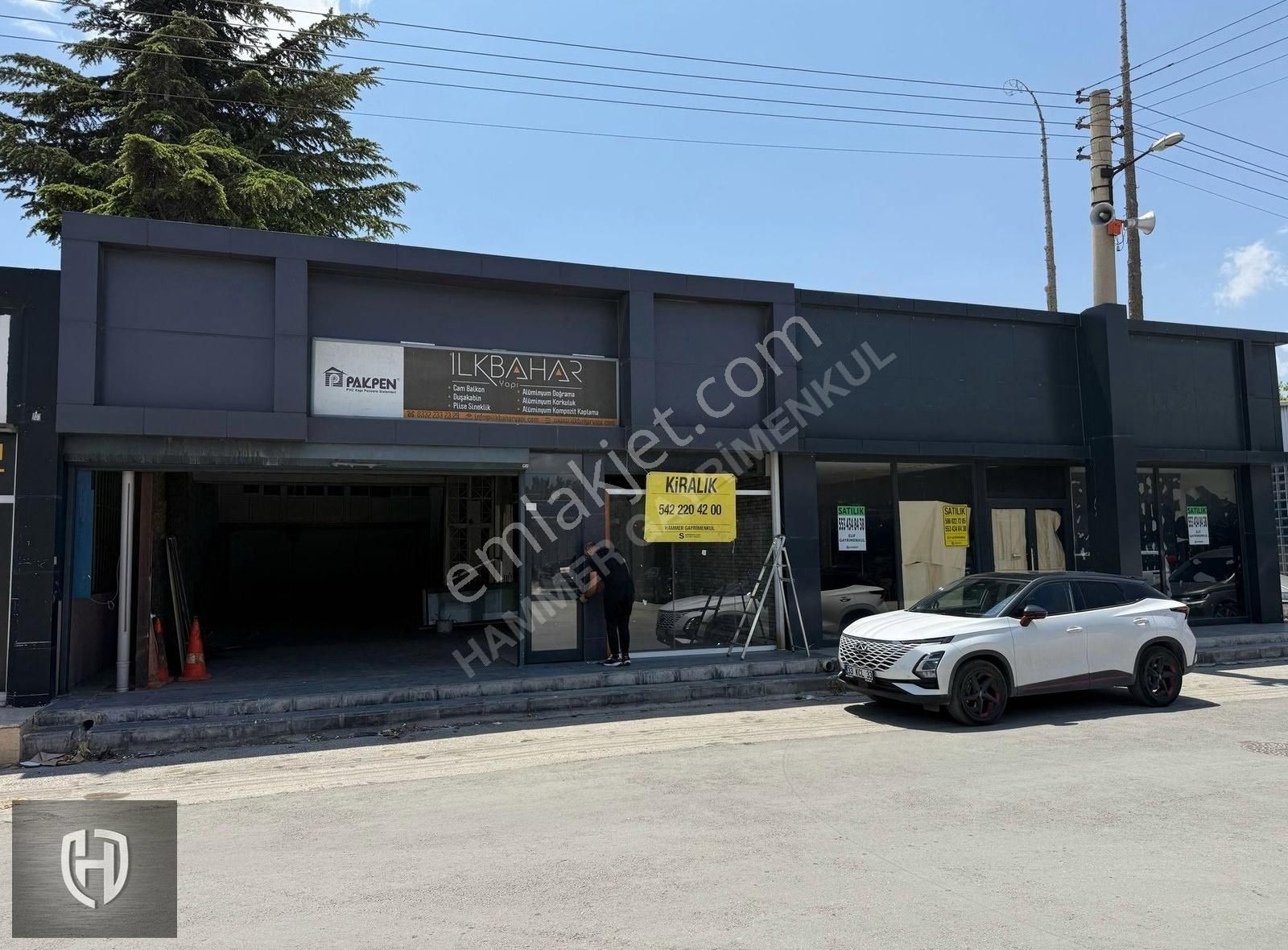 Marangozlar Sanayi St De Cadde Cepheli Kiralık Dükkan