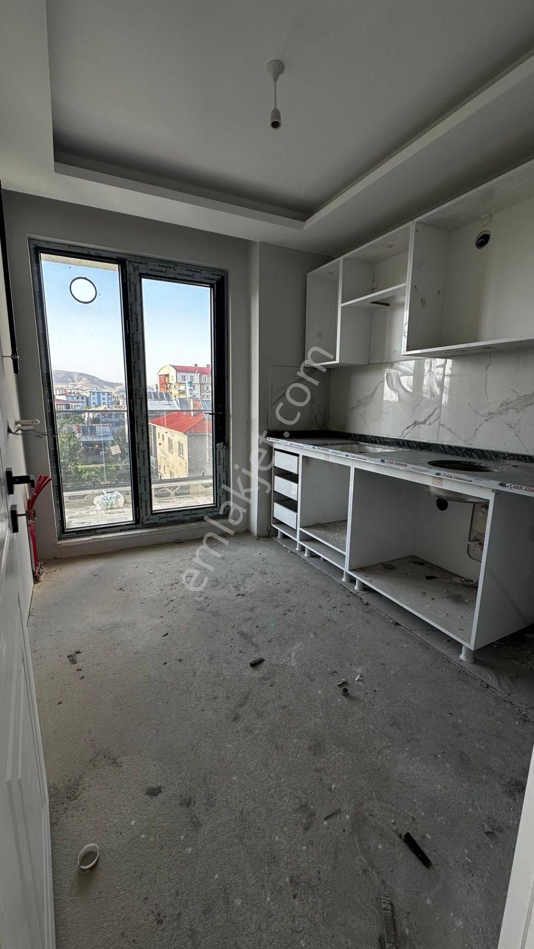 Ydn'den İskele Cad.satılık 2+1ayrı Mutfaklı Balkonlu Sıfır Daire