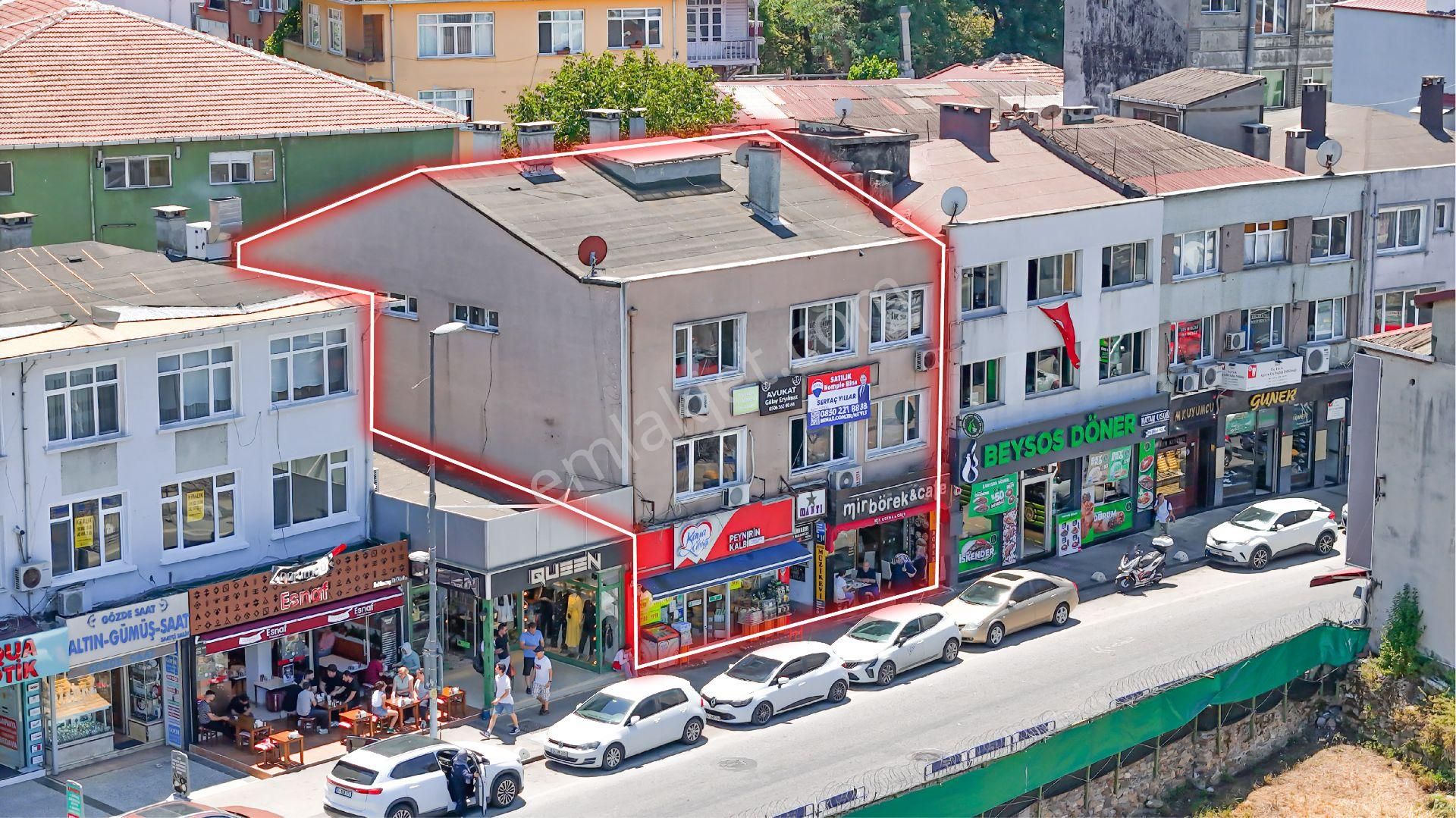Paşabahçe Meydan'da 4 Katlı 800 M2 İskanlı Komple Ticari Bina
