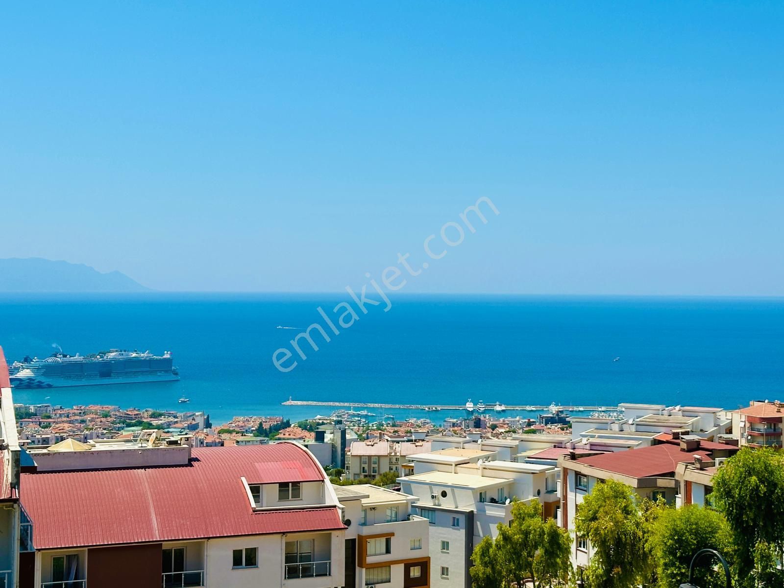 Ege Mah. Doğalgazlı Deniz Manzaralı 3+1 Daire Satılık