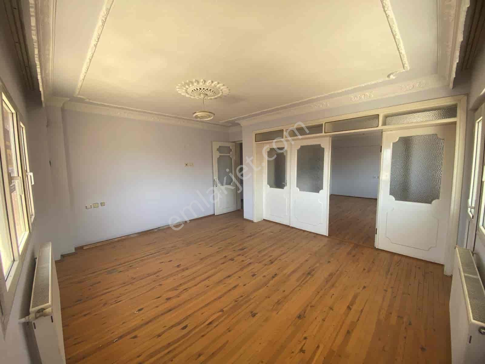 Meta'dan Ara Kat Kiralık Doğalgazlı 4+1 Daire