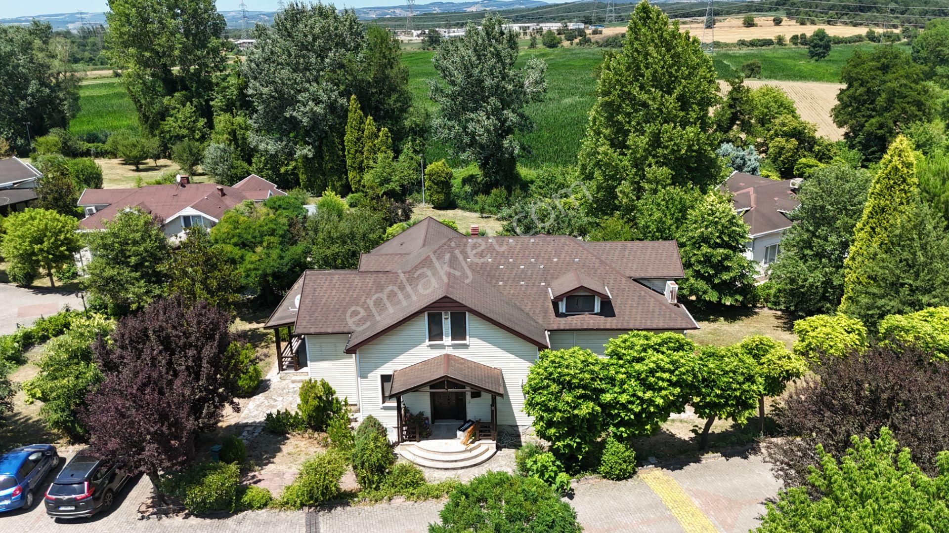 Kartepe Yeşil Gonca Sitesi 5+1 Satılık Müstakil Villa