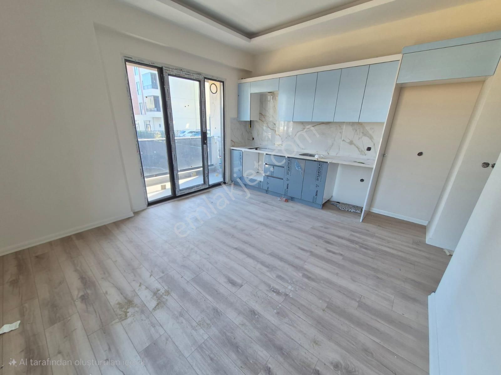 Delux'den Atatürk Mah.'de Harika Konumda Havuz Manzaralı 1+1