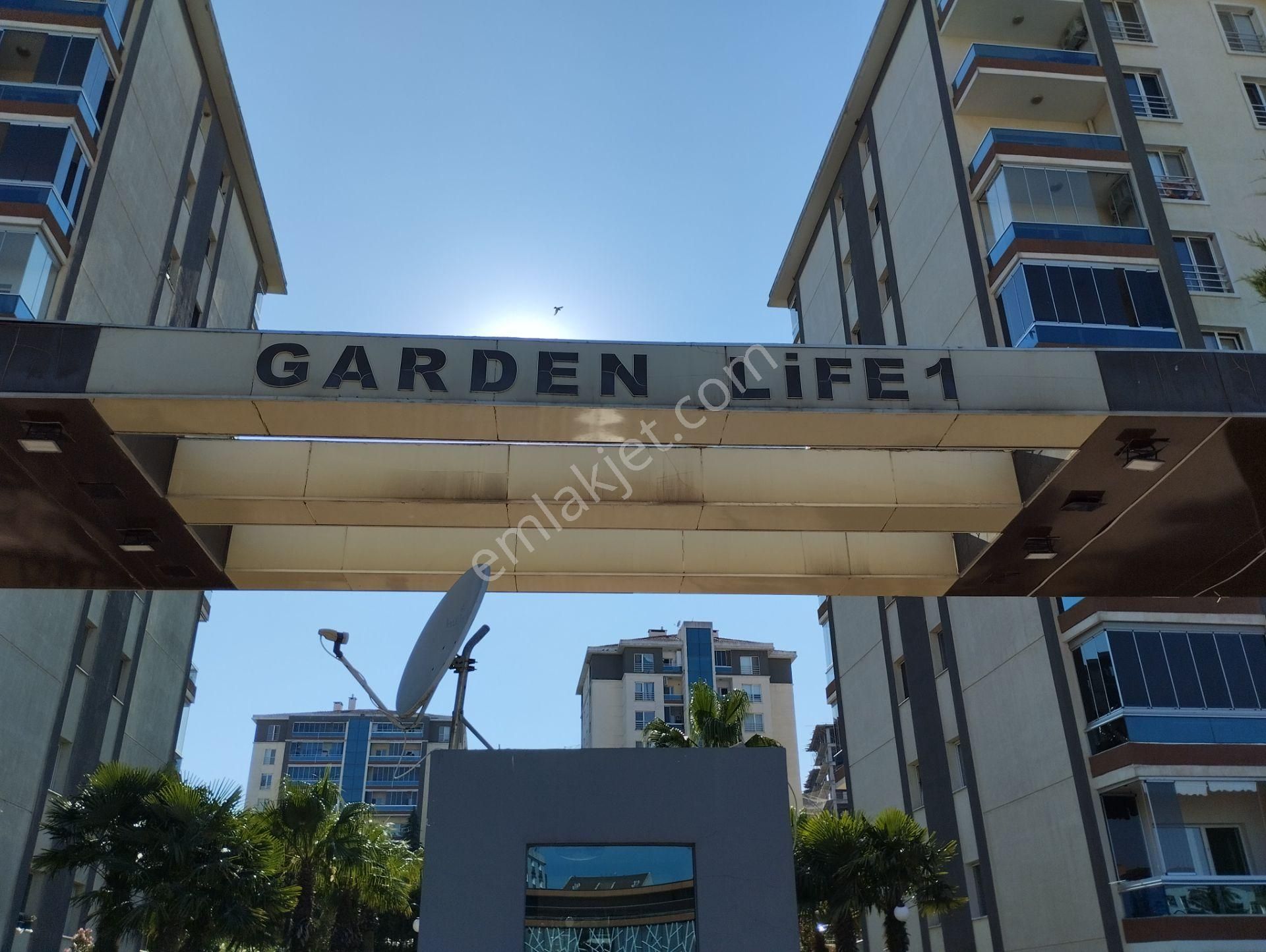 Kızılcıklı Mah. Garden Life 1 Sitesinde,eşyasız Kiralık 1+1 Daire