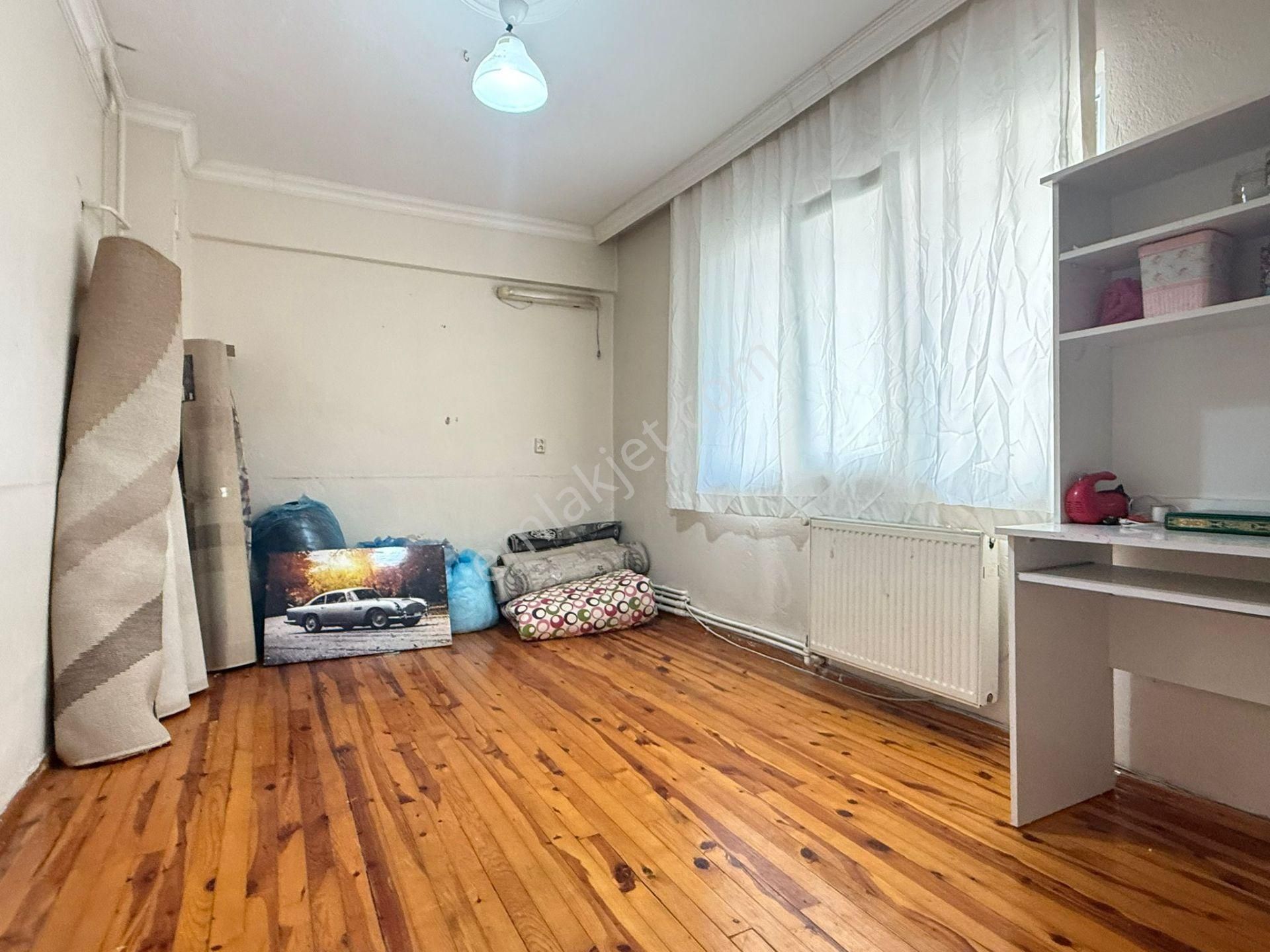 Eskidjiden İstiklal Cad. Yakını Ara Kat 2+1 Fırsat Daire ! - Görsel 3