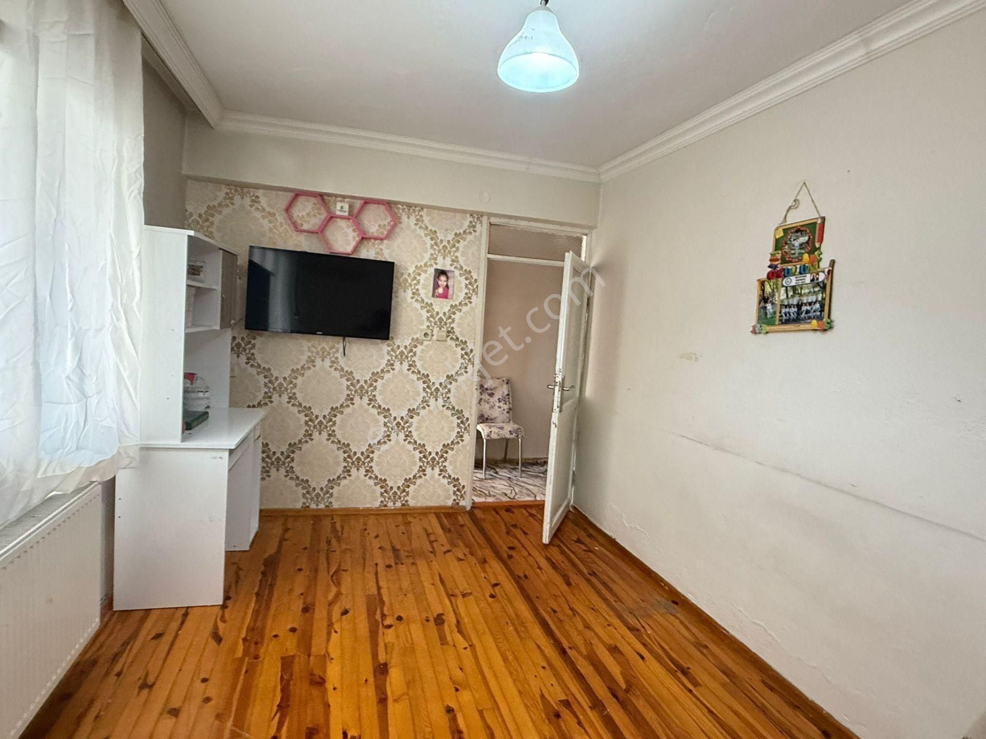 Eskidjiden İstiklal Cad. Yakını Ara Kat 2+1 Fırsat Daire ! - Görsel 4