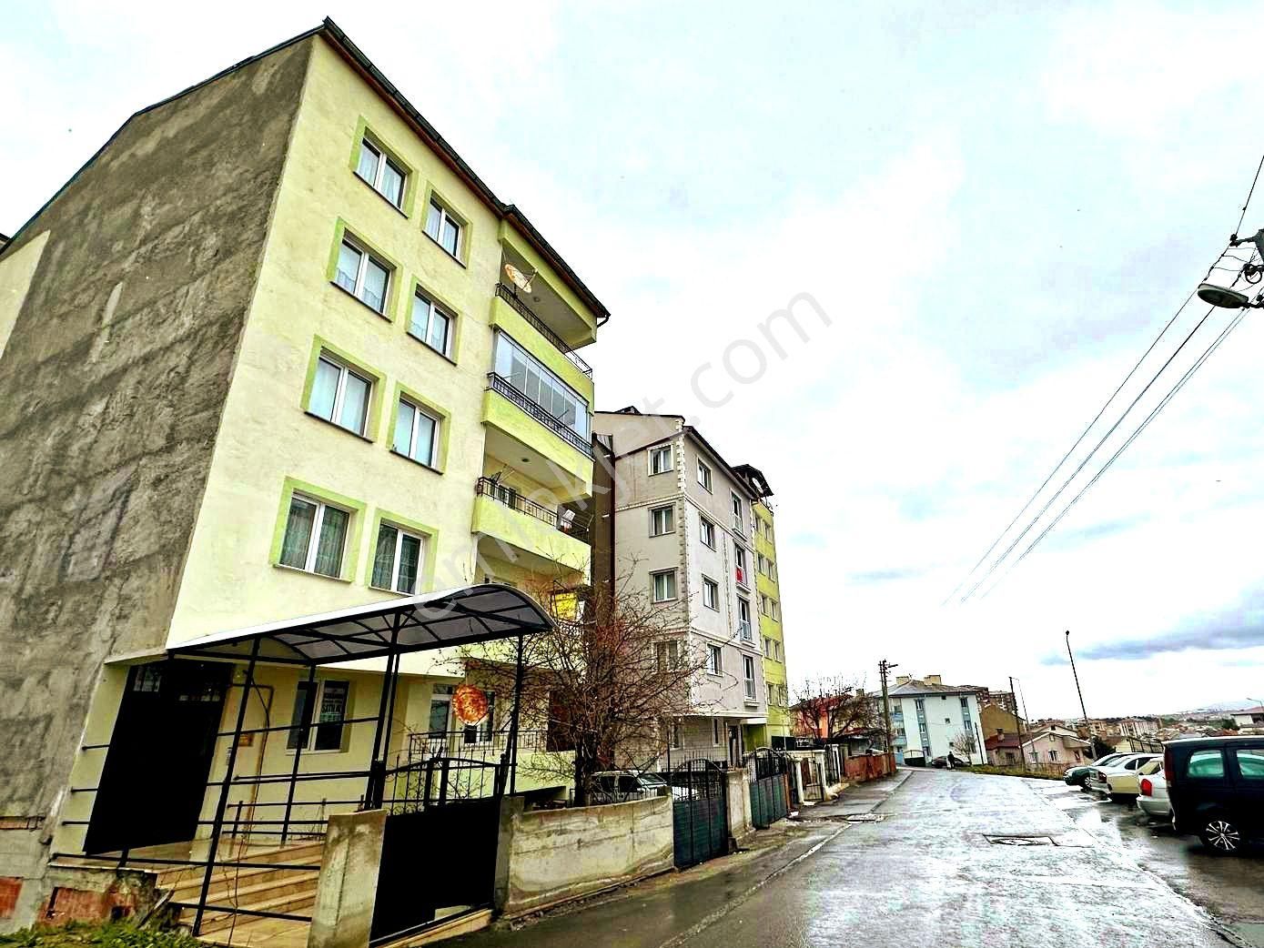 Karahan Emlak'tan Satılık Daire✅fatih'te*yüksek Giriş Kat*100 M²*2+1