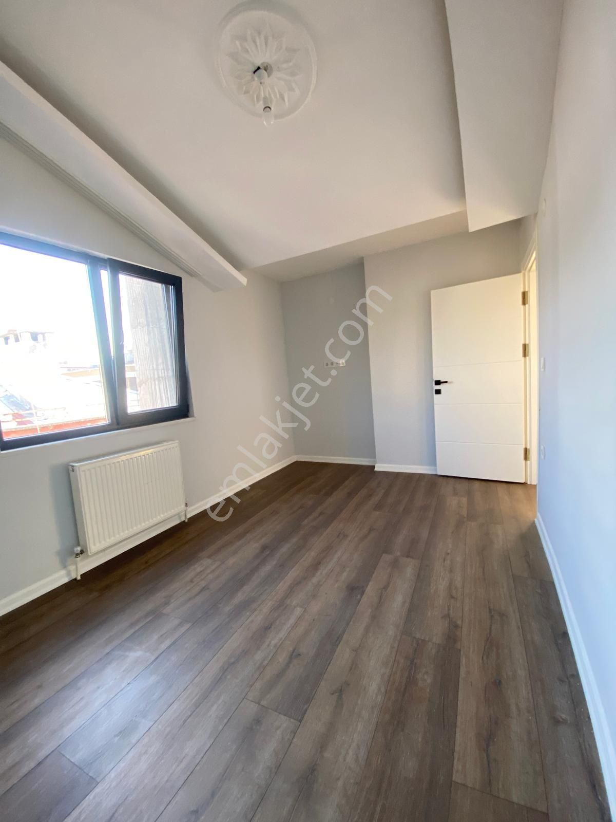 Rosa ' Dan Türkişin Göbeğinde Masrafsız Giyinme Odalı Kiralık 3+1 Özel Tasarım Daire