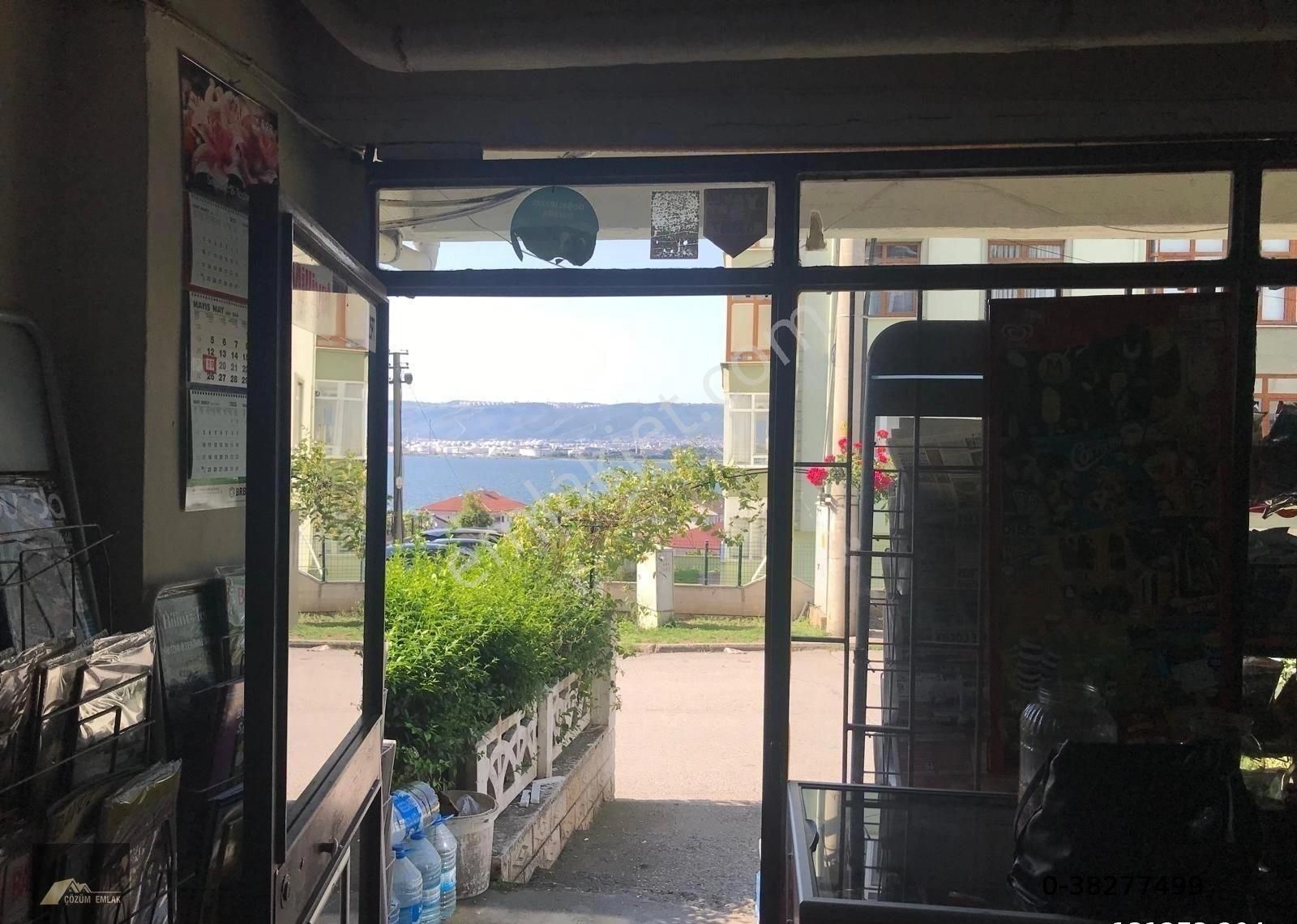 Kocaeli-gölcük-köşebaşı Deniz Manzaralı Satılık Dükkan