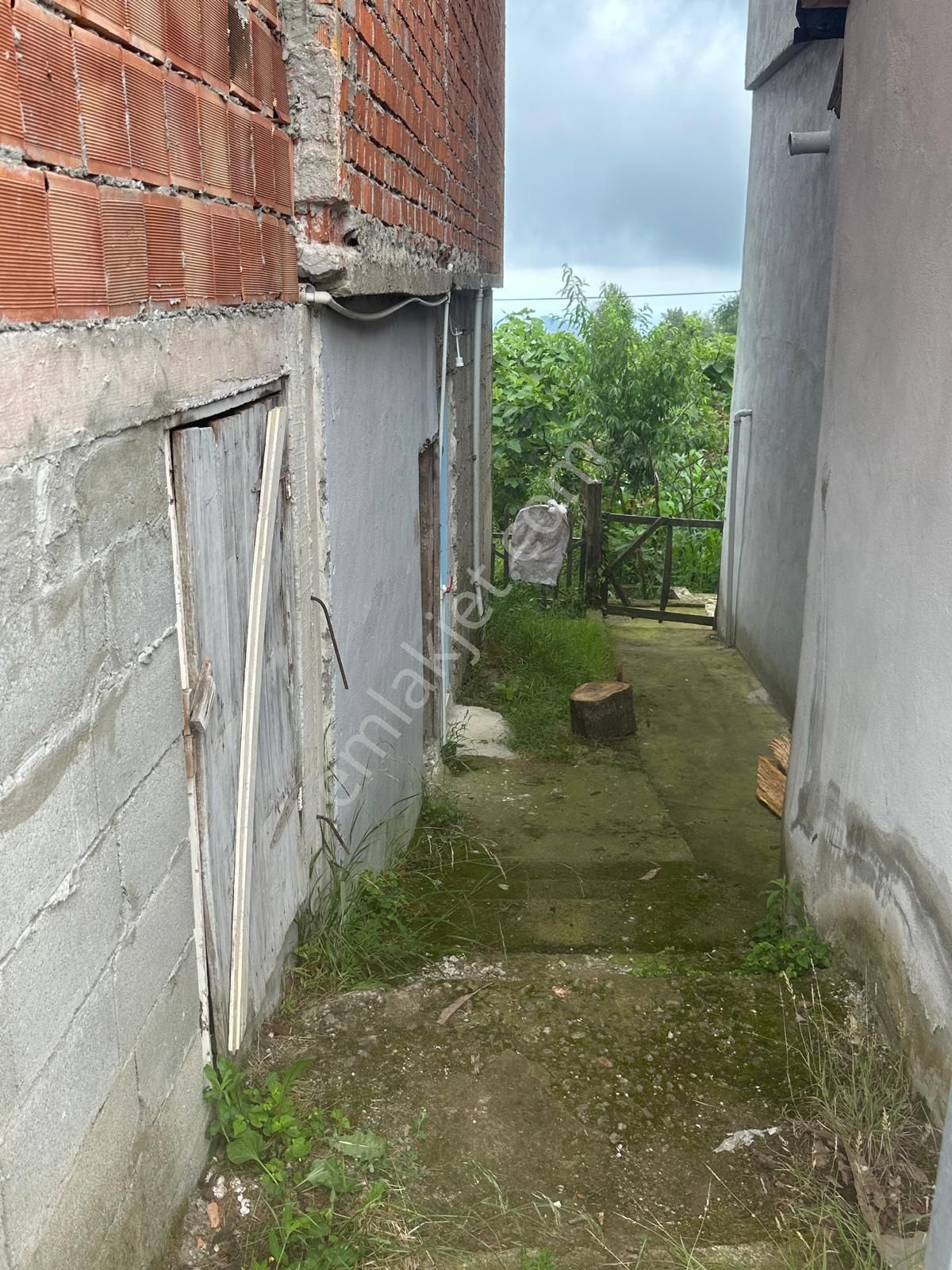 Belen Köyünde Ana Yolun Kenarında Satılık Müstakil Ev - Görsel 11