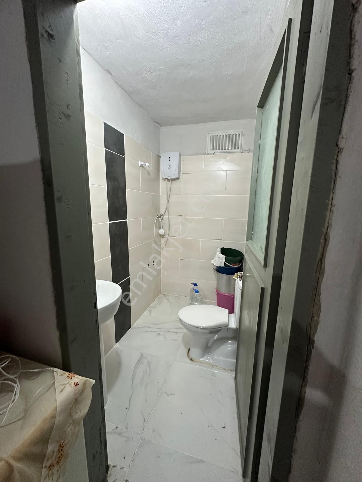 Belen Köyünde Ana Yolun Kenarında Satılık Müstakil Ev - Görsel 4