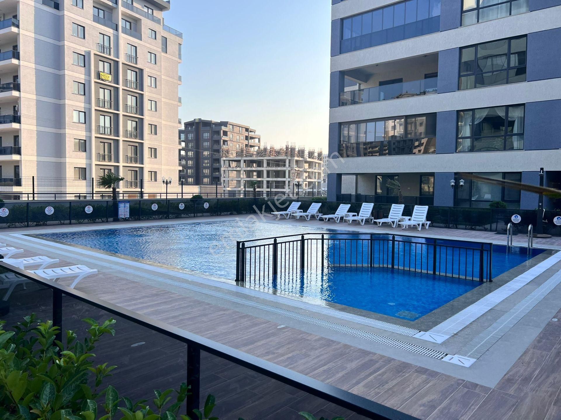 Balkan Mh.sinde 150 M2 2+1 Kombili Kapalı Otoparklı Asansörlü Havuzlu Lüx Site İçinde Satılık Daire