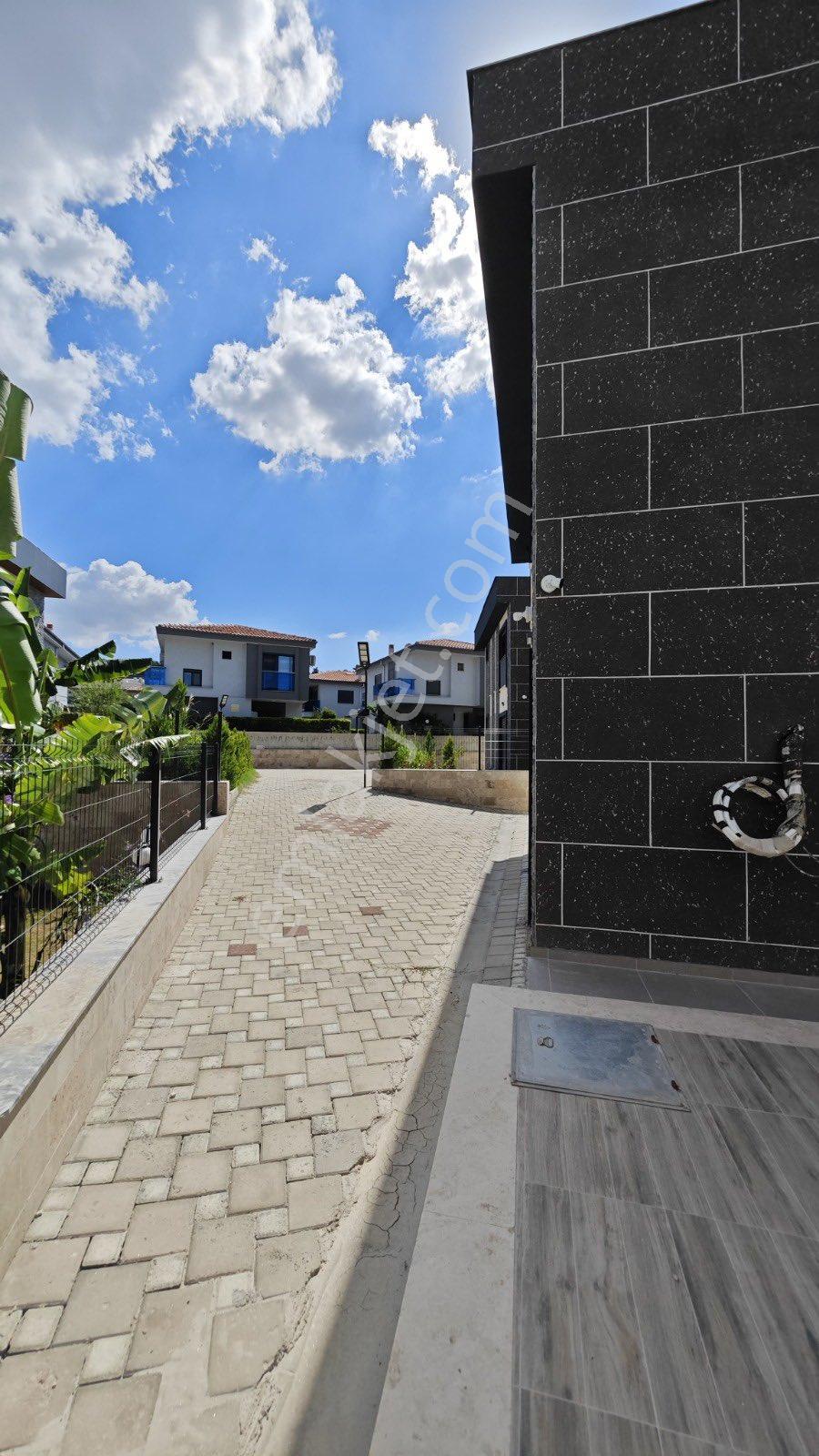 Karaova'da Site İçerisinde Özel Havuzlu 4+1 Satılık Villa - Görsel 21