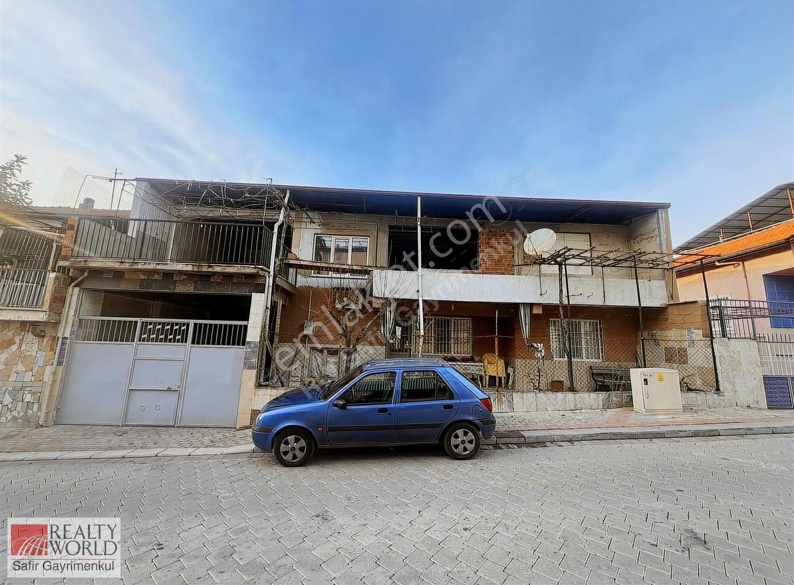 Sevindik'te 288 M2 Arsa İçinde Bahçeli İki Katlı Müstakil Ev
