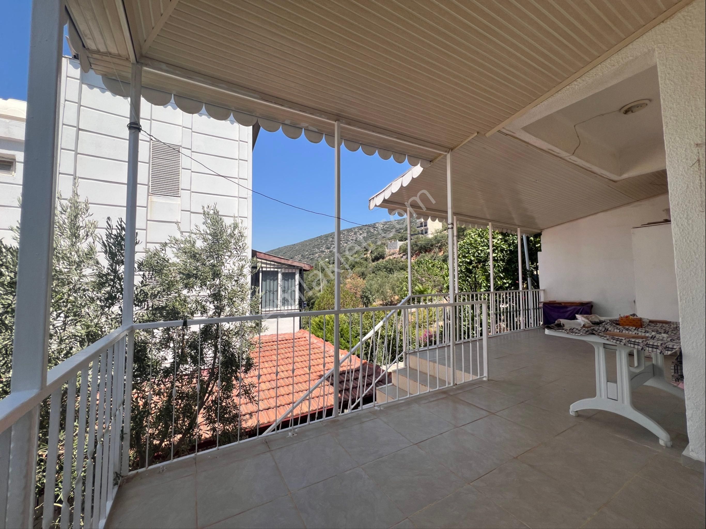 Büyük Bahçeli 3+1 Triblex Deniz Manzaralı Eşyalı Bölgenin En Ucuz Villa - Görsel 15
